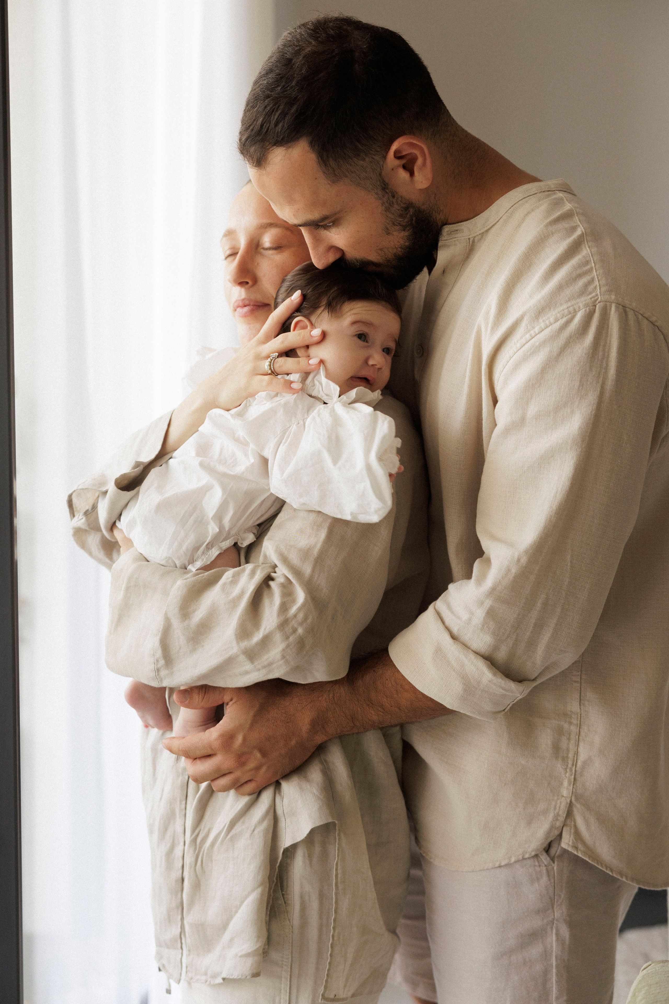 New born family photoshoot at home. Wedding and family photographer