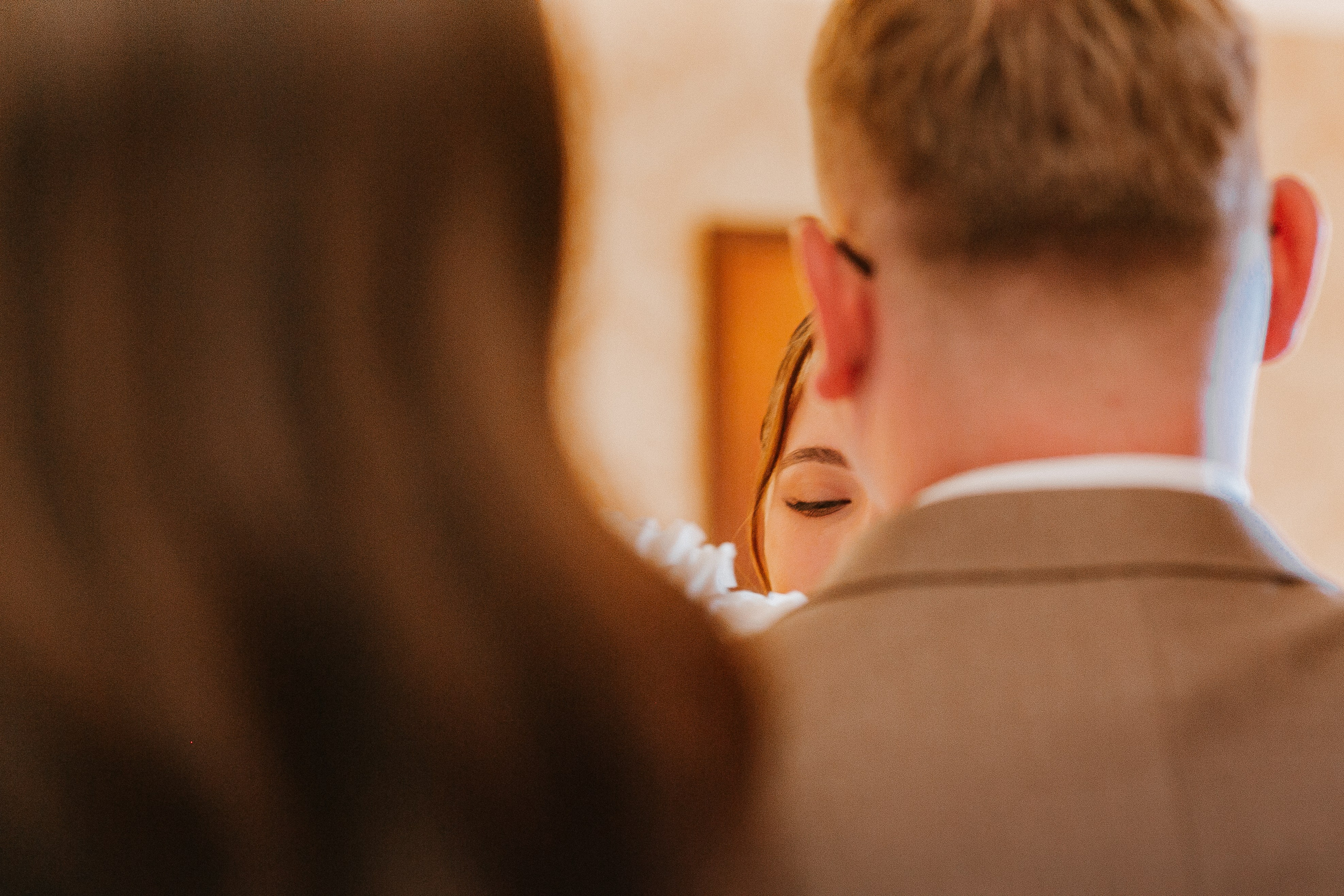 Свадебная осенняя фотосессия Ивана и Лидии в городе. Свадебный и репортажный фотограф в Ярославле и Санкт-Петербурге Роман Микрюков