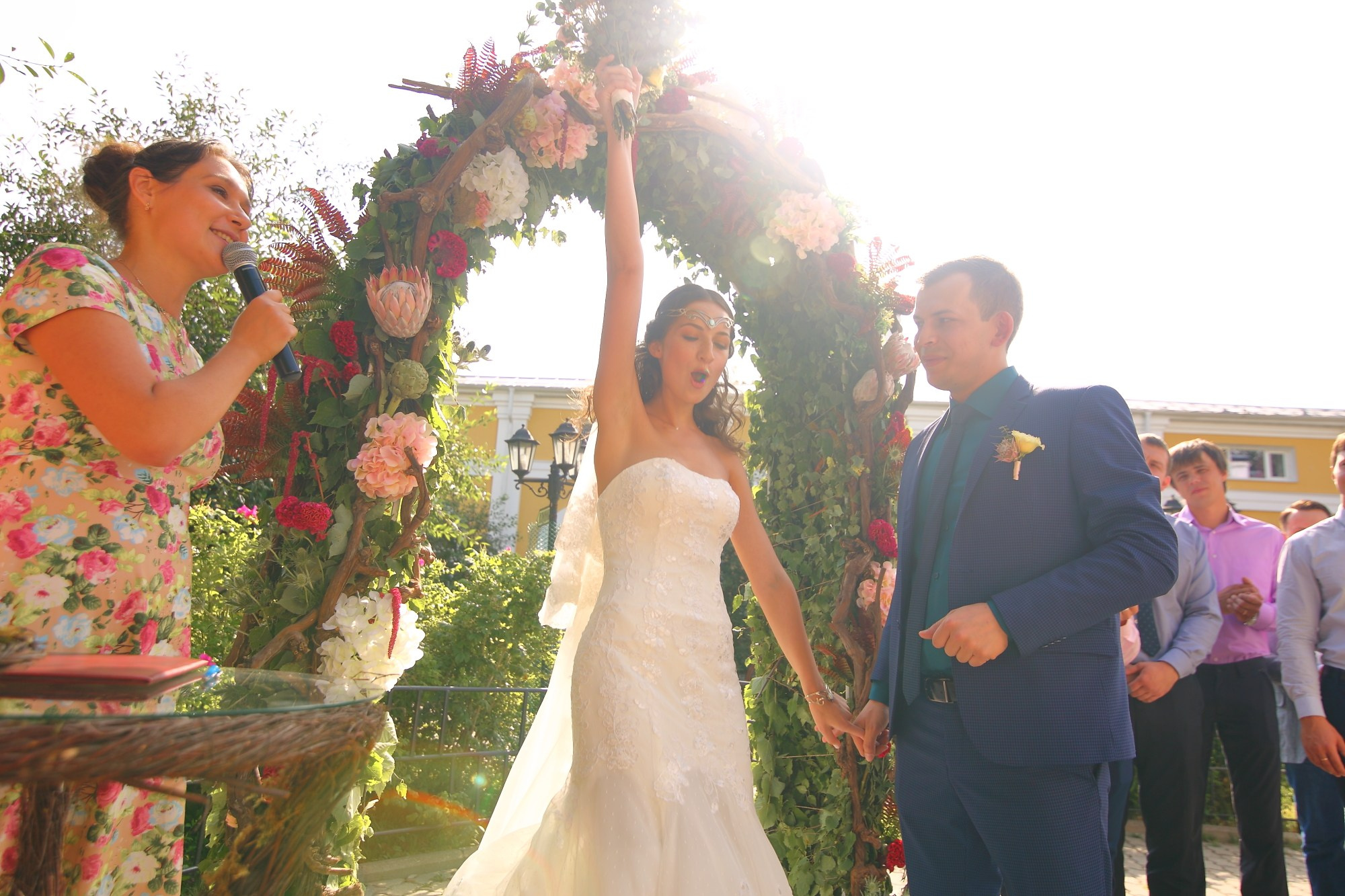 Выездная регистрация в красивом месте в Ярославле. Свадебный и репортажный фотограф в Ярославле и Санкт-Петербурге Роман Микрюков