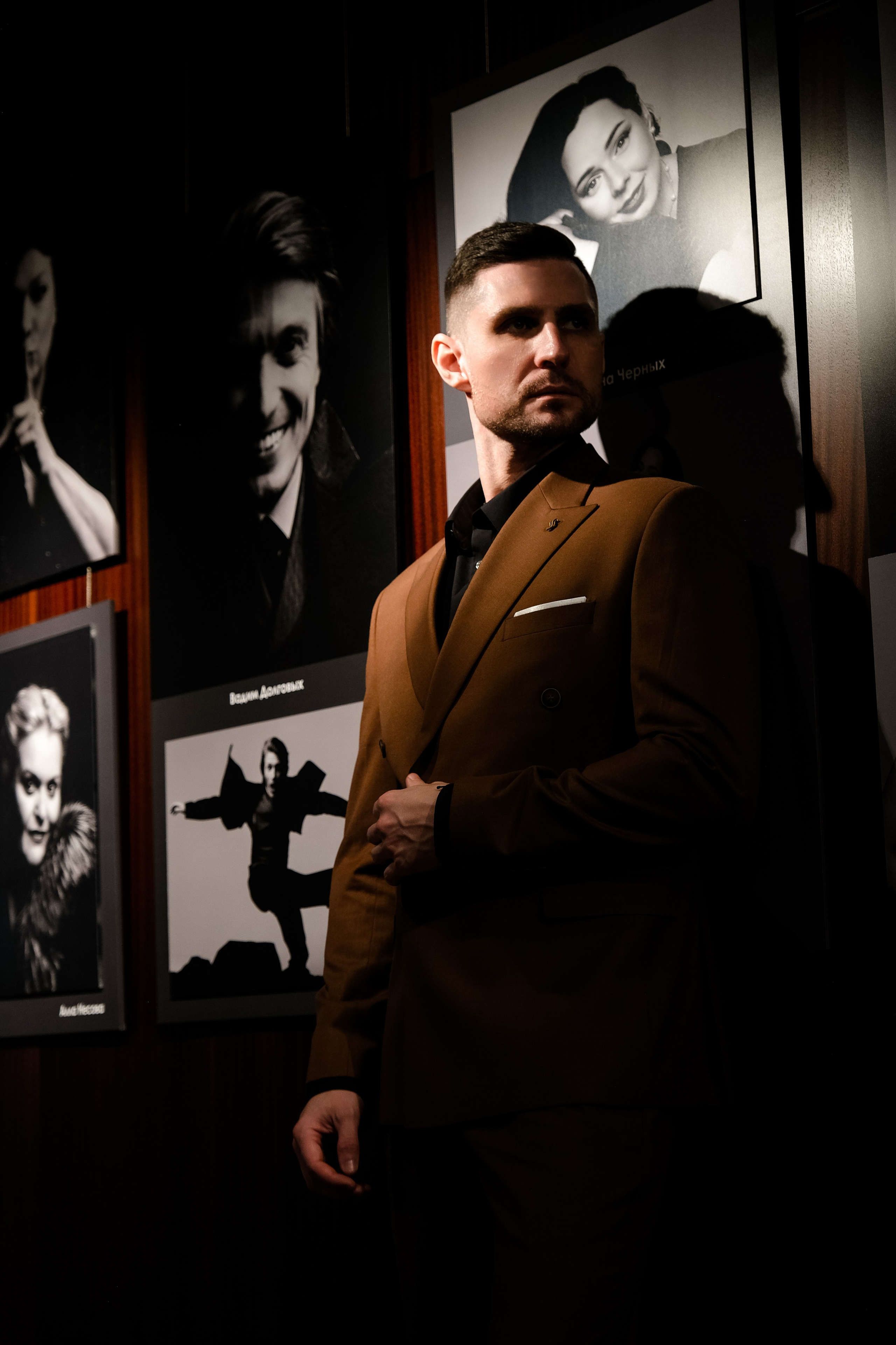 Свадебная фотосессия в театре драмы имени Наума Орлова. Свадебный фотограф в Челябинске Сырчикова Наталья