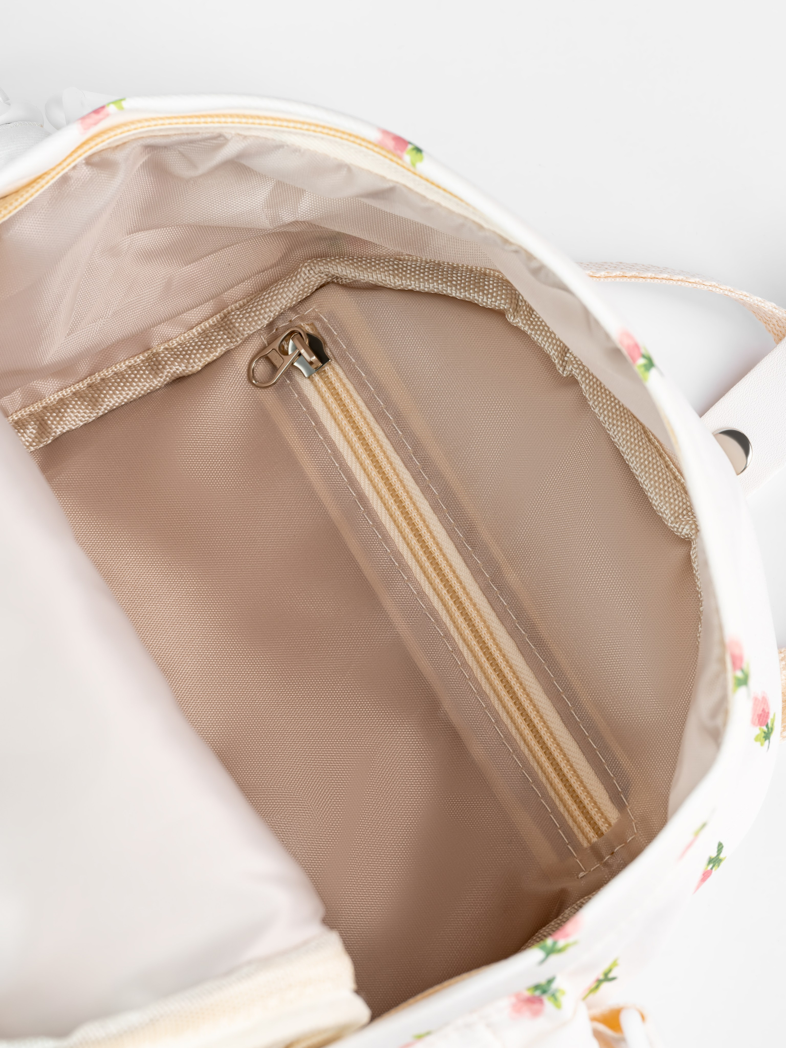 СУМКИ. Предметная фотосъемка в г. Москва PREDMETKASTUDIO