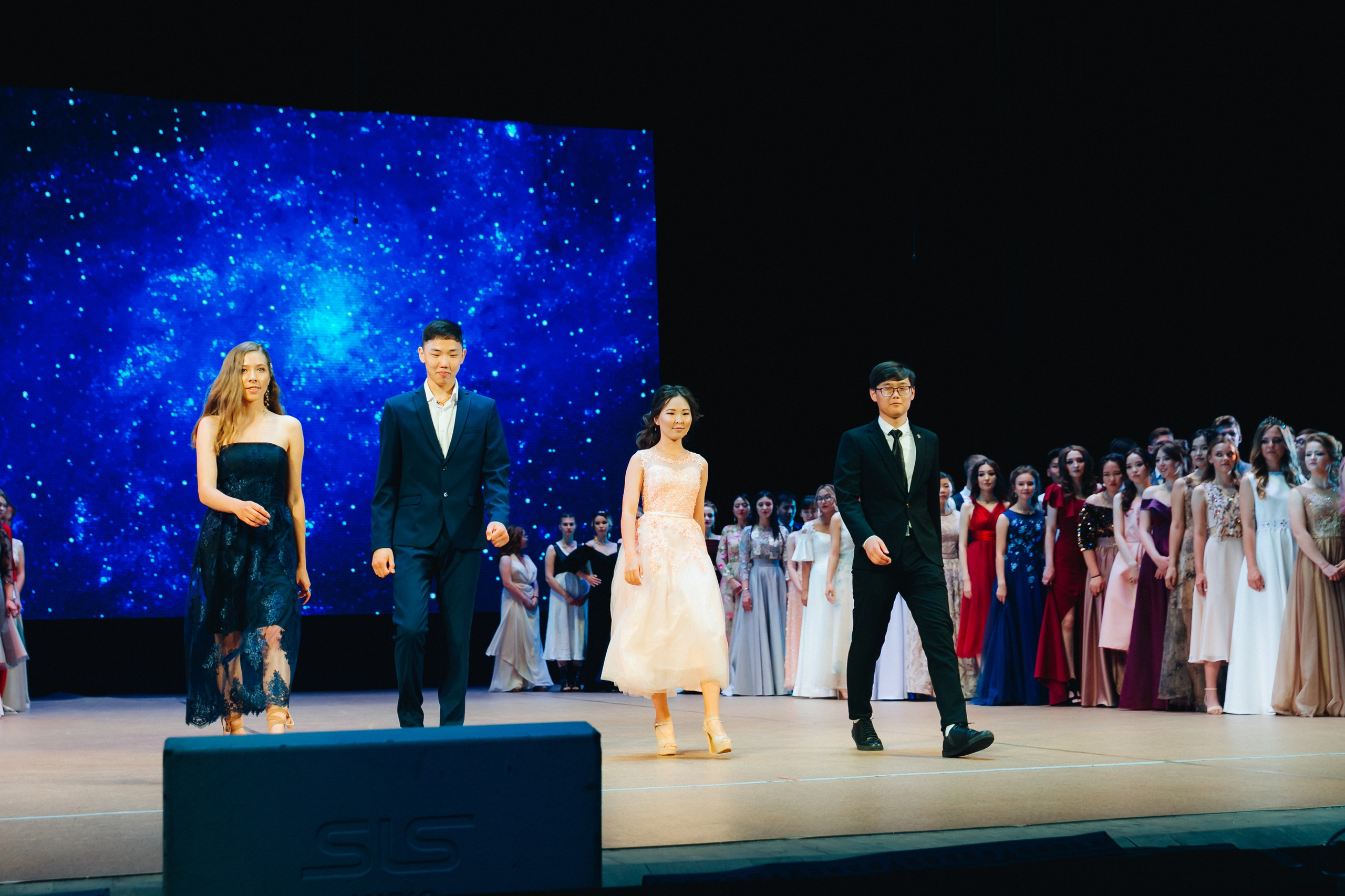 Вручение аттестатов 14 Гимназия. Свадебный и семейный фотограф в Улан-Удэ