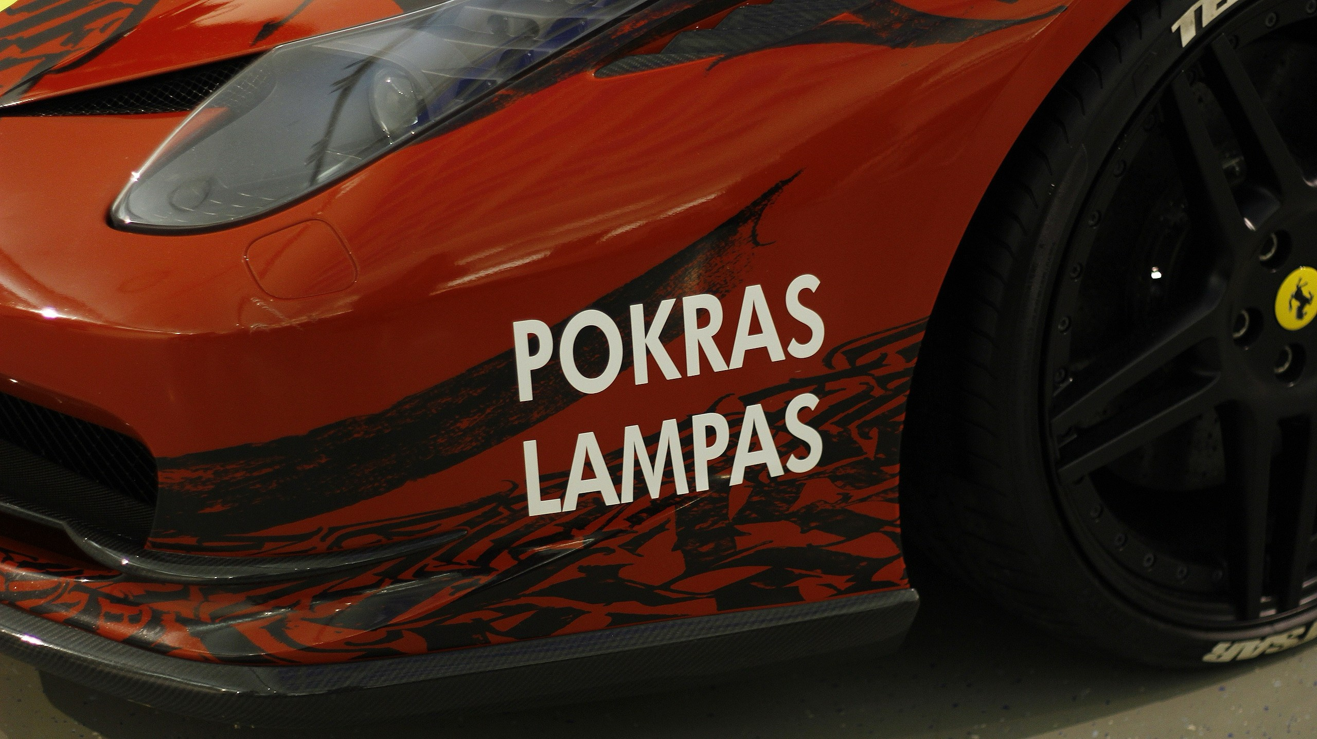 Покрас Лампас. Hmliber — фотограф и контент-креатор из Петербурга