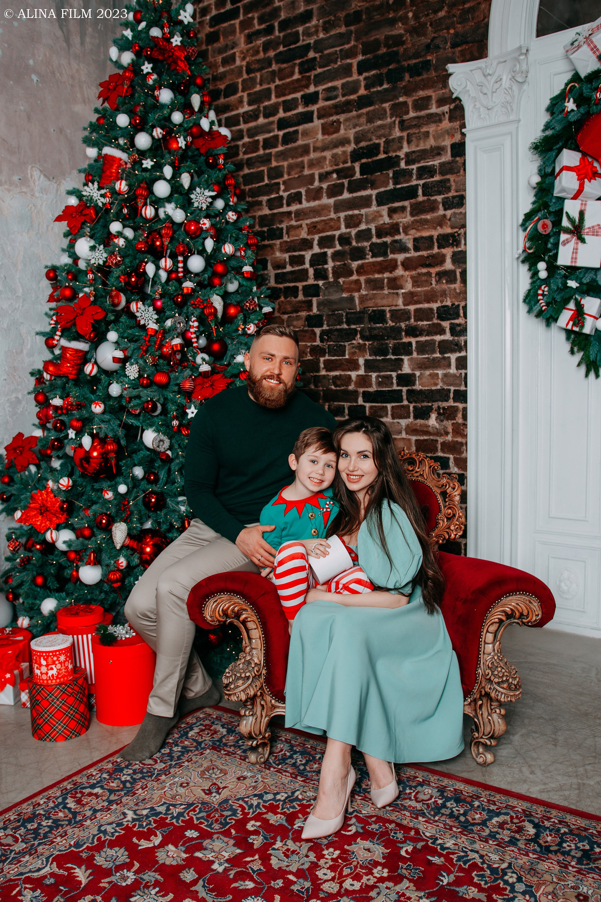 Семейная новогодняя фотосессия. Фотограф в Санкт-Петербурге Alina Film