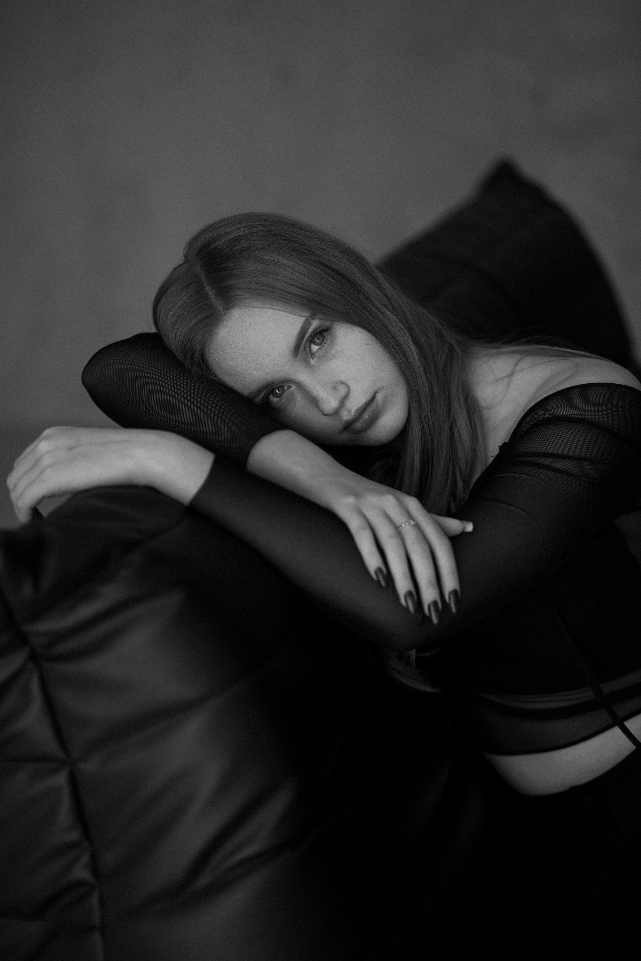 Студийные съемки в ч/б. Женский фотограф в Москве Рина Леонтьева