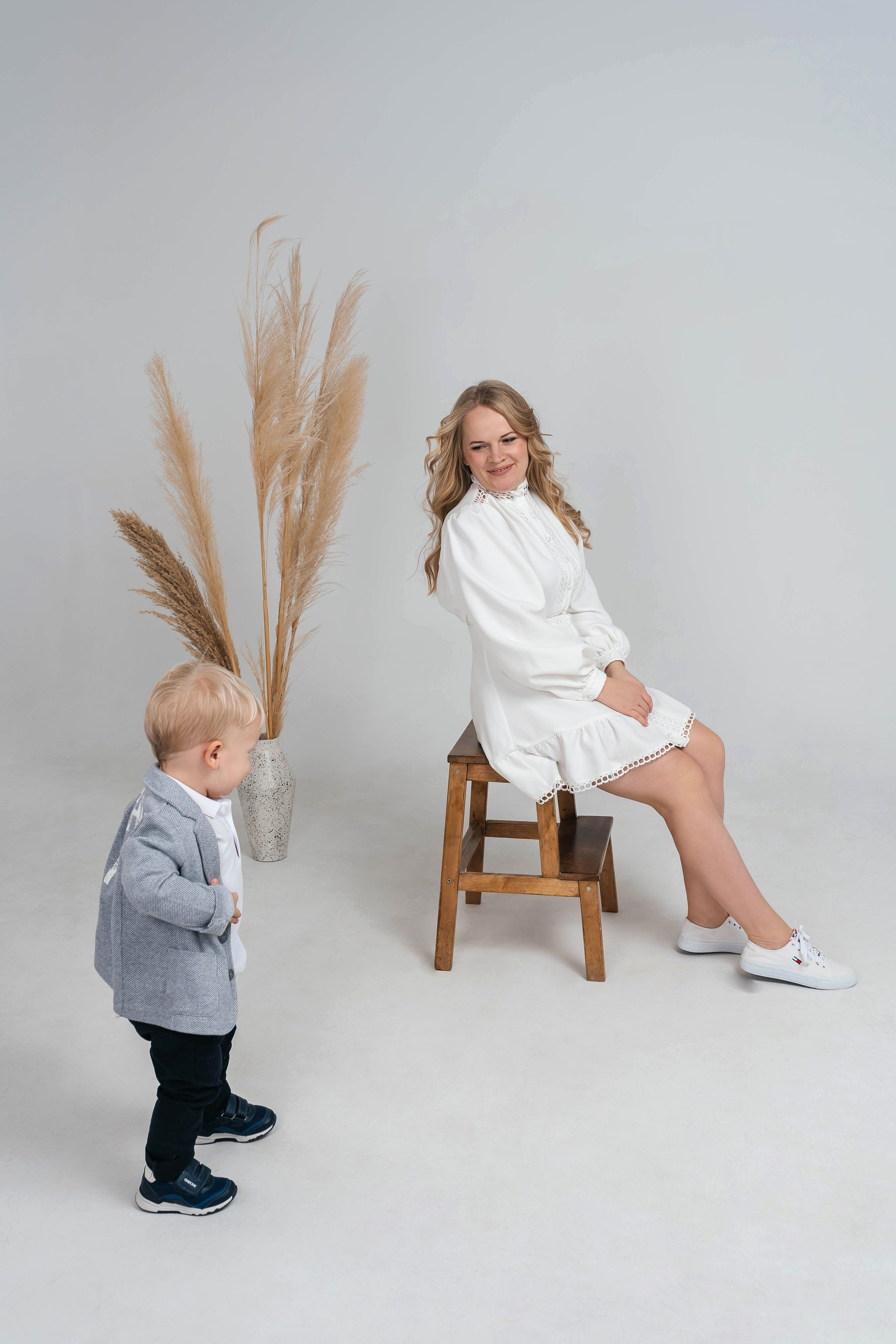 «Мама-дети» в стиле минимализм. Семейный фотограф Москва Путилково Гуляшова Екатерина