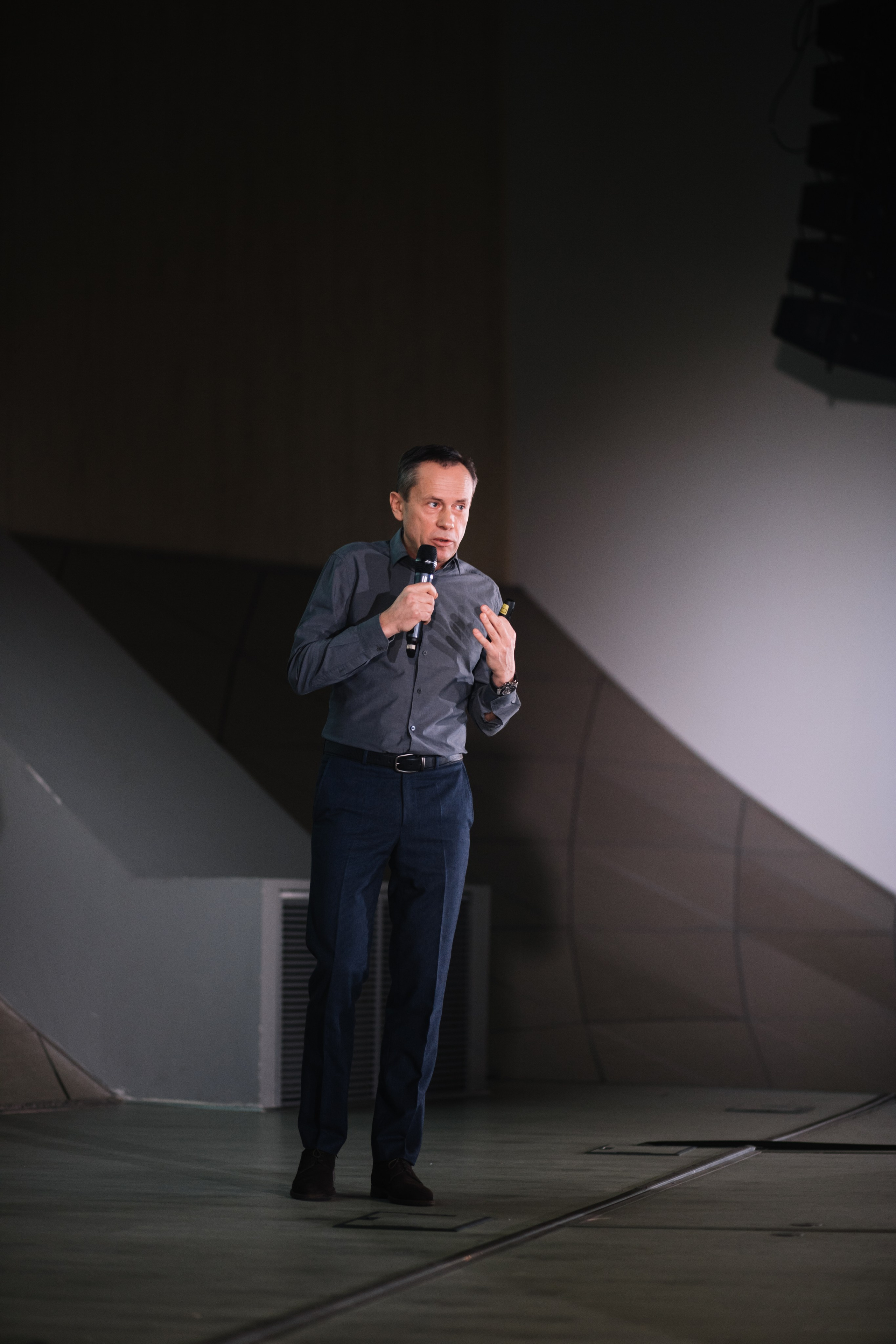 L Buro / Go Smart / Экспо Skolkovo. Nadezhdin Studio