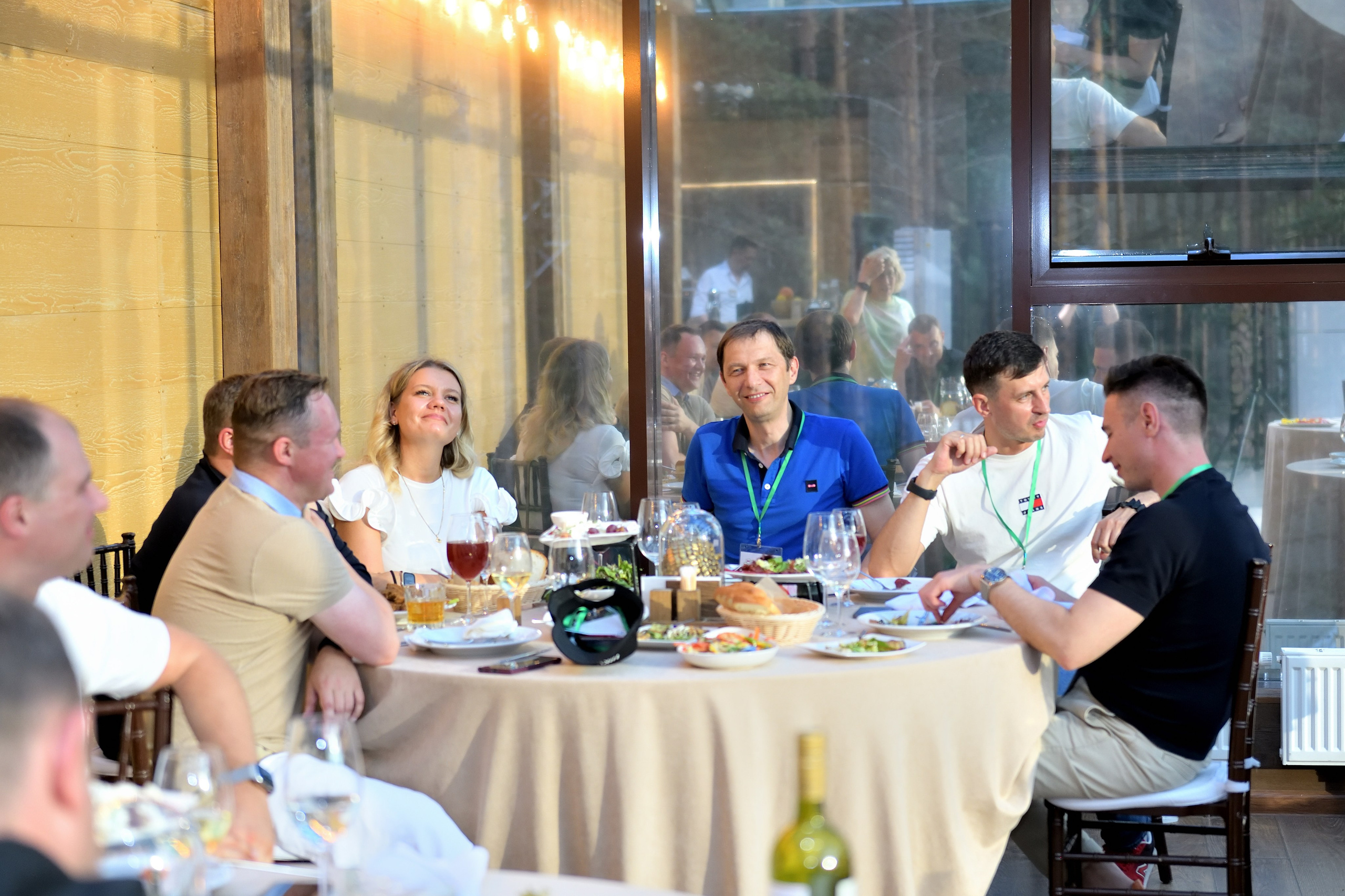 "Корпоративный ужин для клиентов".