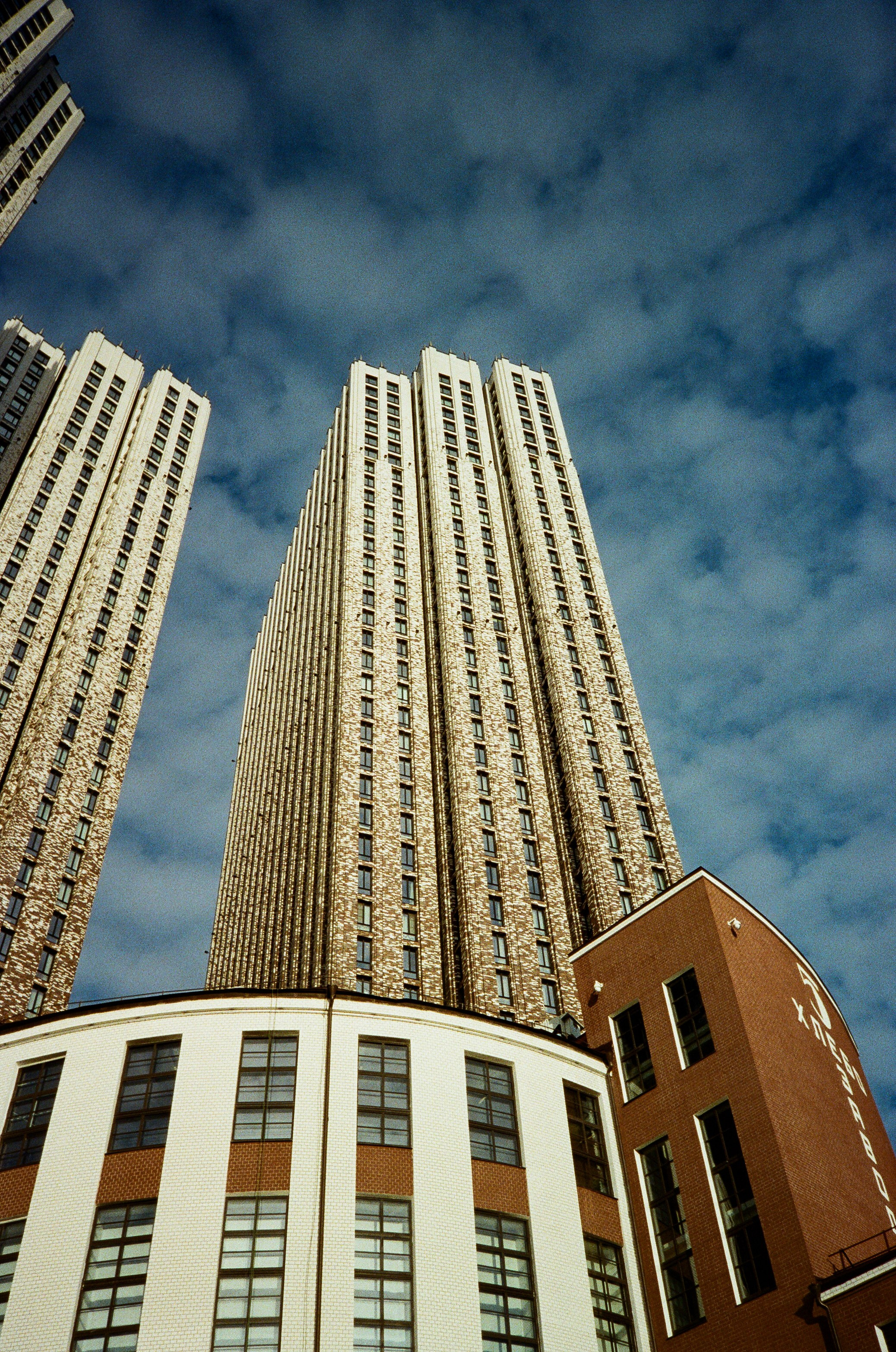 Пространство конструктивизма. Зотов центр и Пресня-сити. Фотограф-документалист Мария Осокина