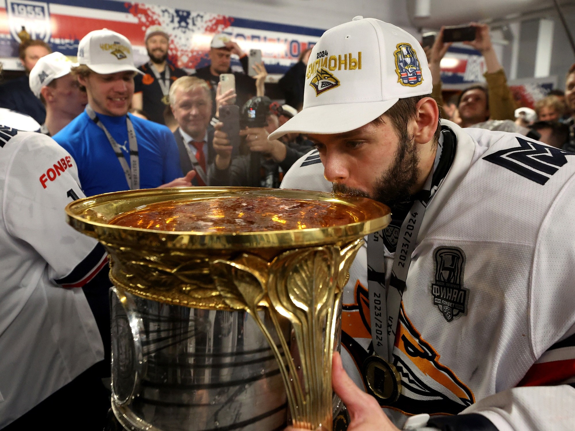 Партнеры, заказчики, клубы КХЛ, хоккей, форма, Салават Юлаев, Автомобилист, Металлург, Трактор, Ак Барс, Нефтехимик, ВХЛ, КХЛ, STEEL AXES, Магнитогорск, экипировка, спорт, твори добро, ДЦП, благотворительность Кубок Гагарина