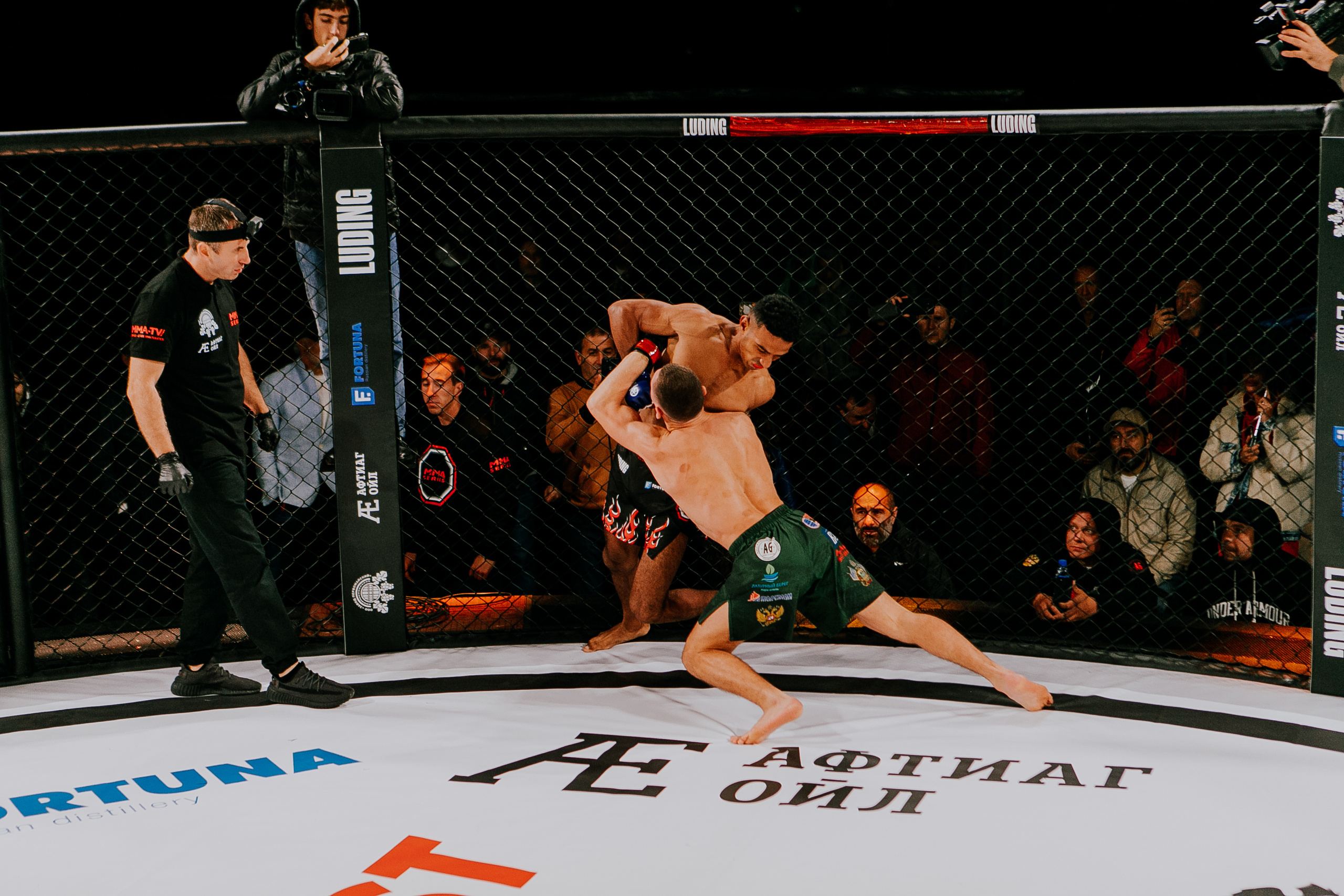 MMA SERIES 56. Репортажный фотограф в Сочи Дмитрий Ветринский