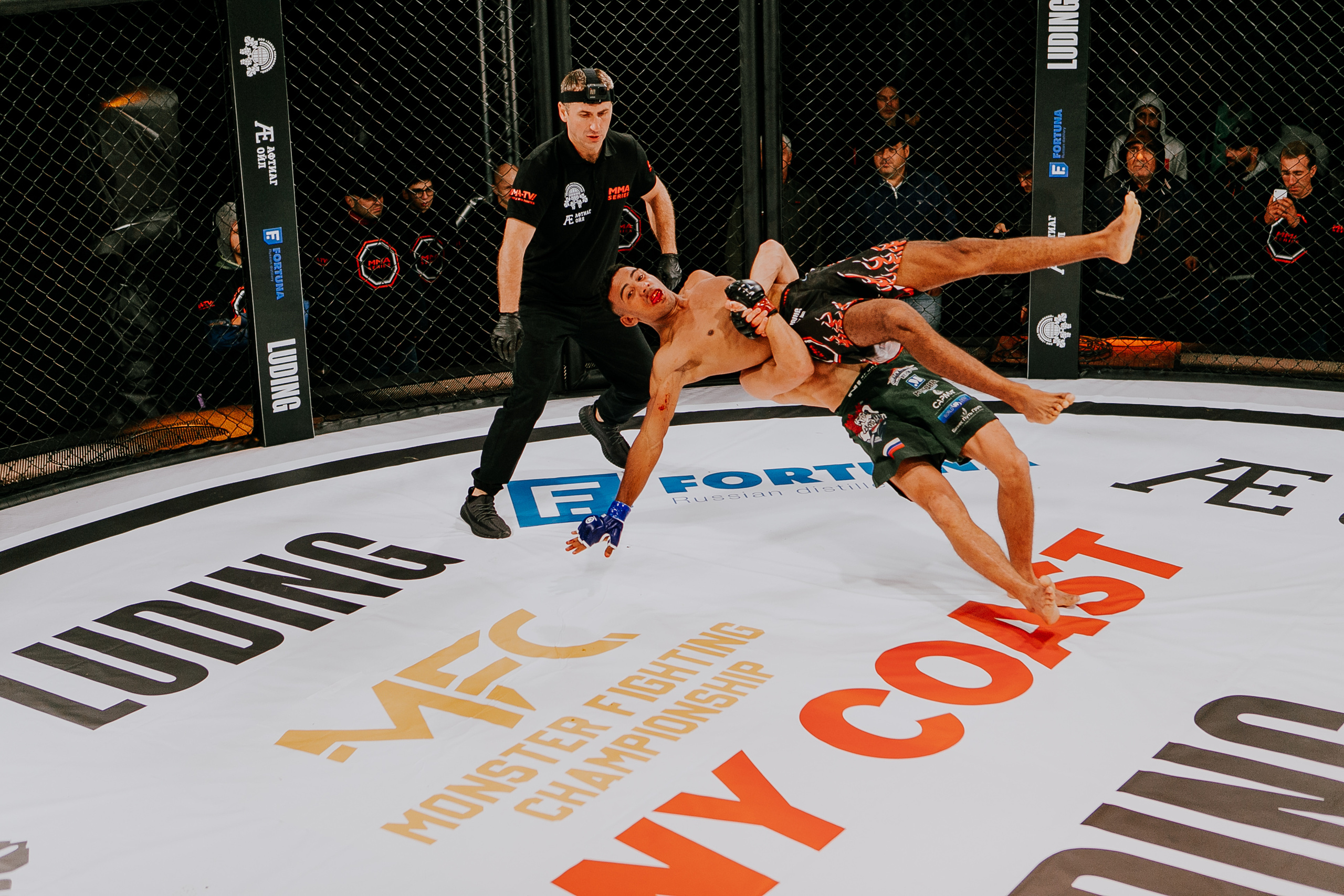 MMA SERIES 56. Репортажный фотограф в Сочи Дмитрий Ветринский