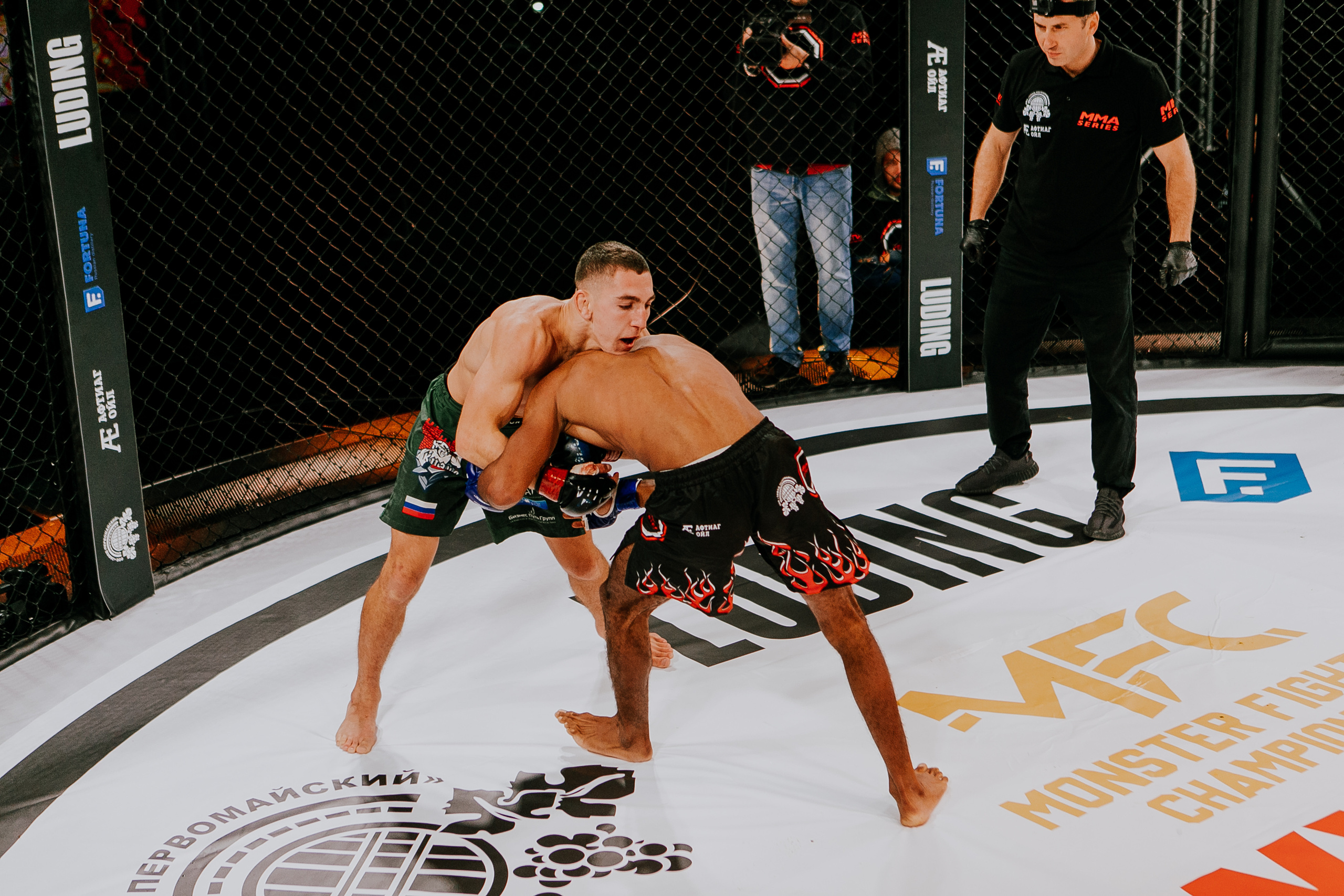 MMA SERIES 56. Репортажный фотограф в Сочи Дмитрий Ветринский