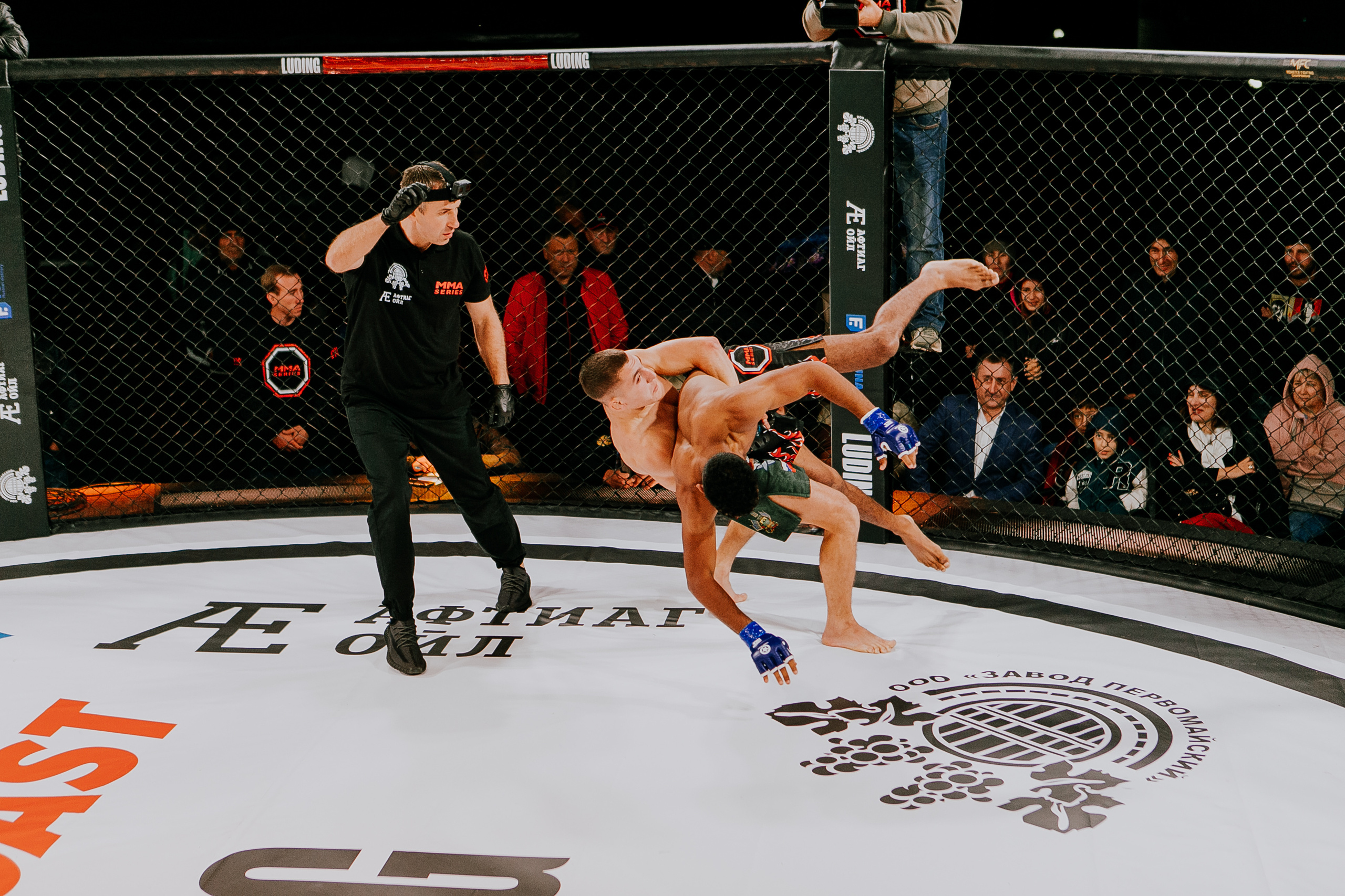 MMA SERIES 56. Репортажный фотограф в Сочи Дмитрий Ветринский