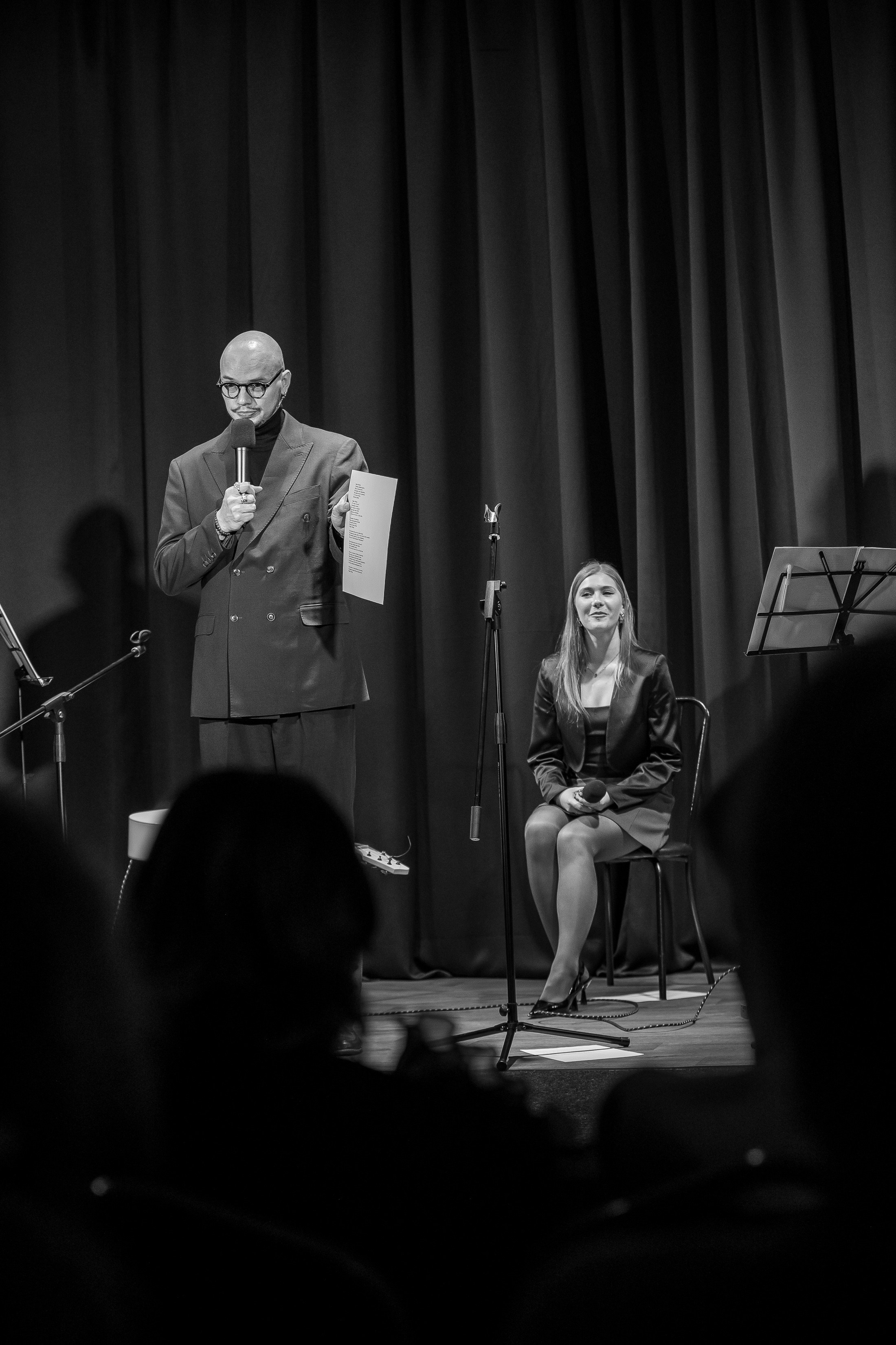 Поэтический вечер с Игорем Бушмелевым и Никой Станиславчик. Фотограф Юлия Мальцева