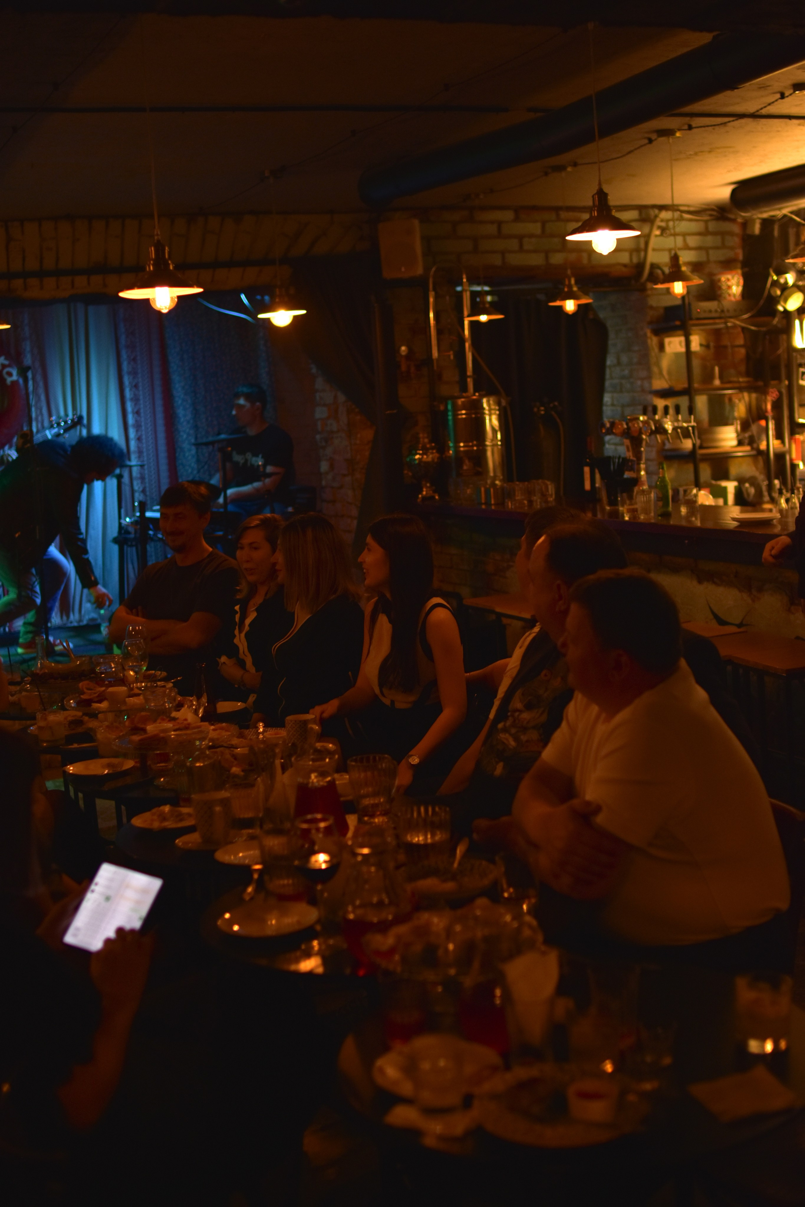 Hard Rock Cafe — Торжественный праздник дня рождения. Фотограф Владивосток (художественный портрет, празднование, торжество, мероприятие, фотопрогулка)