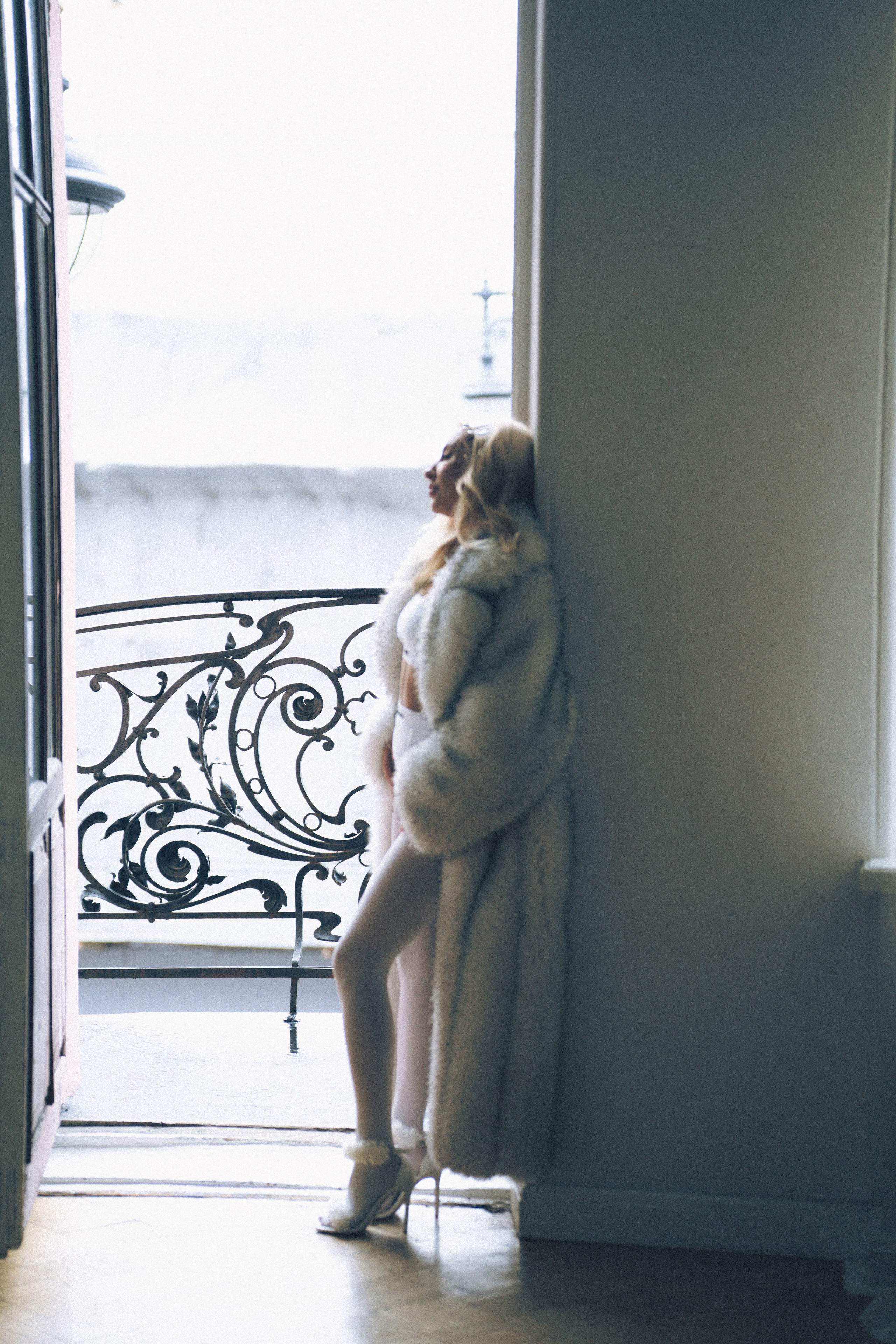 МИНИМАЛИЗМ В СТУДИИ НА ЧЕРНЫШЕВСКОЙ В СТУДИИ С БАЛКОНОМ. Профессиональный фотограф, Санкт-Петербург — Виктория Богомолова