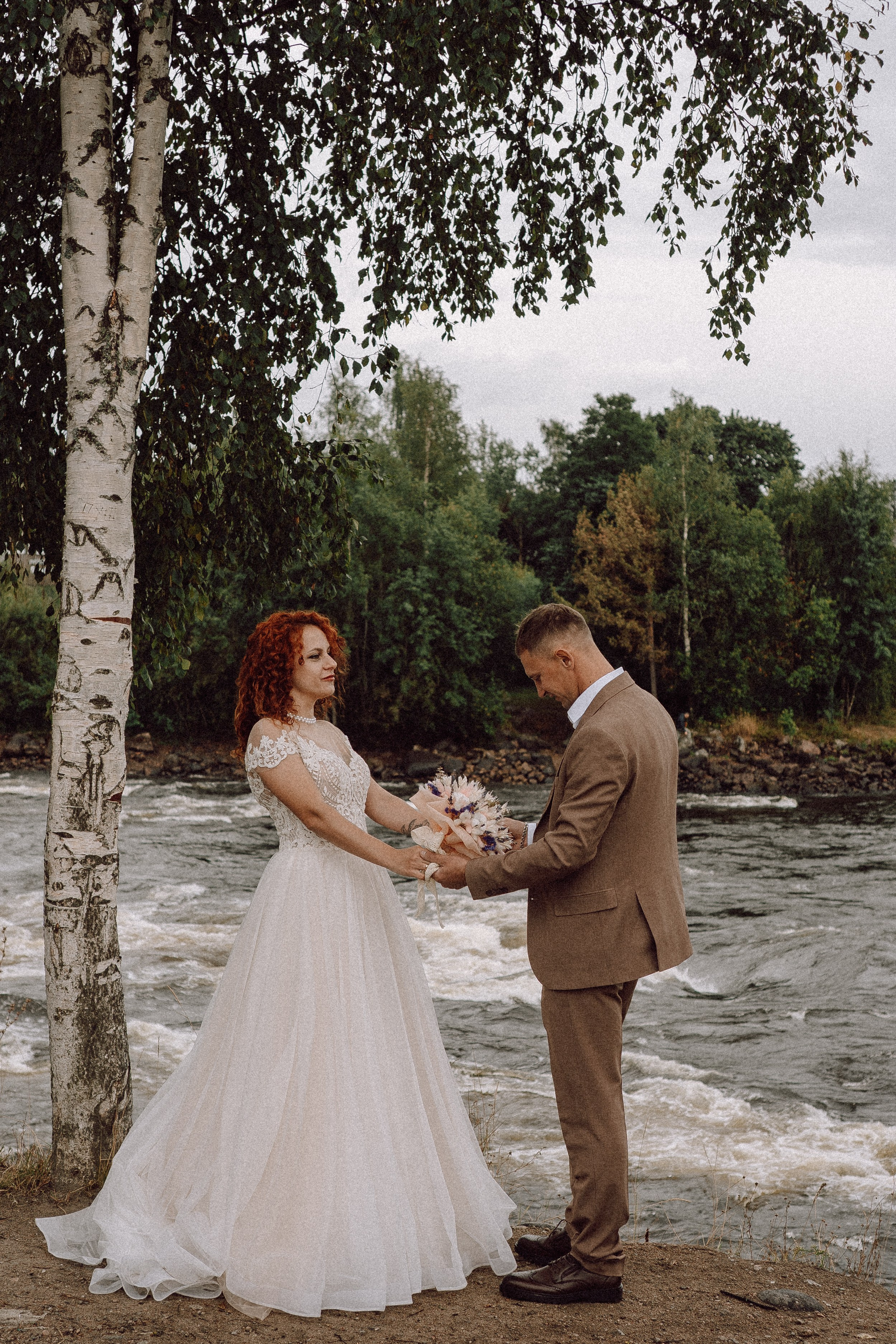 СВАДЕБНАЯ ФОТОСЕССИИЯ ПАРЫ В ГОРОДЕ ПРИОЗЕРСК В СОСНОВОМ ЛЕСУ И С ПИКАПОМ. Профессиональный фотограф, Санкт-Петербург — Виктория Богомолова