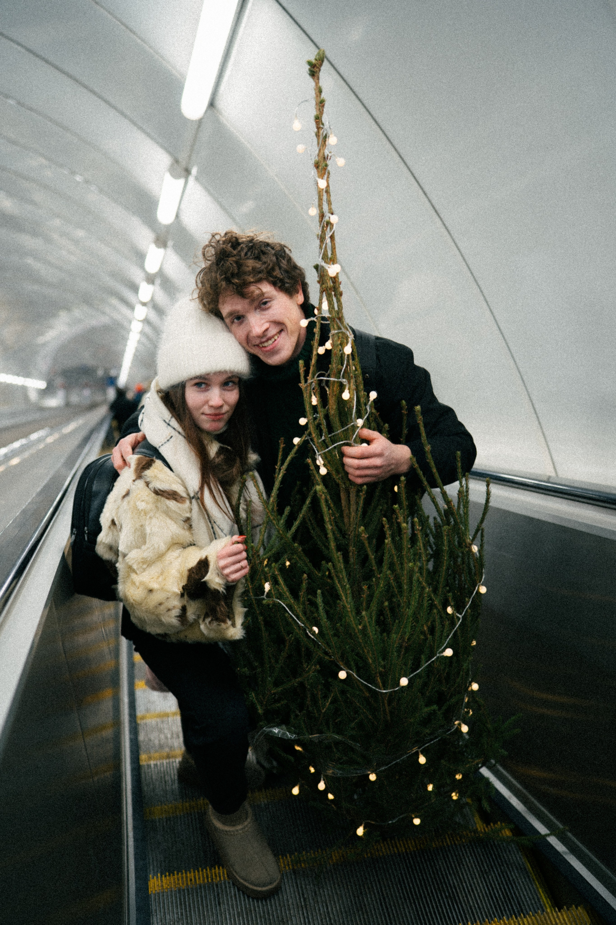 НОВОГОДНЯЯ ПРОГУЛКА ПАРЫ ПО ЧЕРНЫШЕВСКОЙ ПЕРЕД НОВЫМ ГОДОМ. Профессиональный фотограф, Санкт-Петербург — Виктория Богомолова