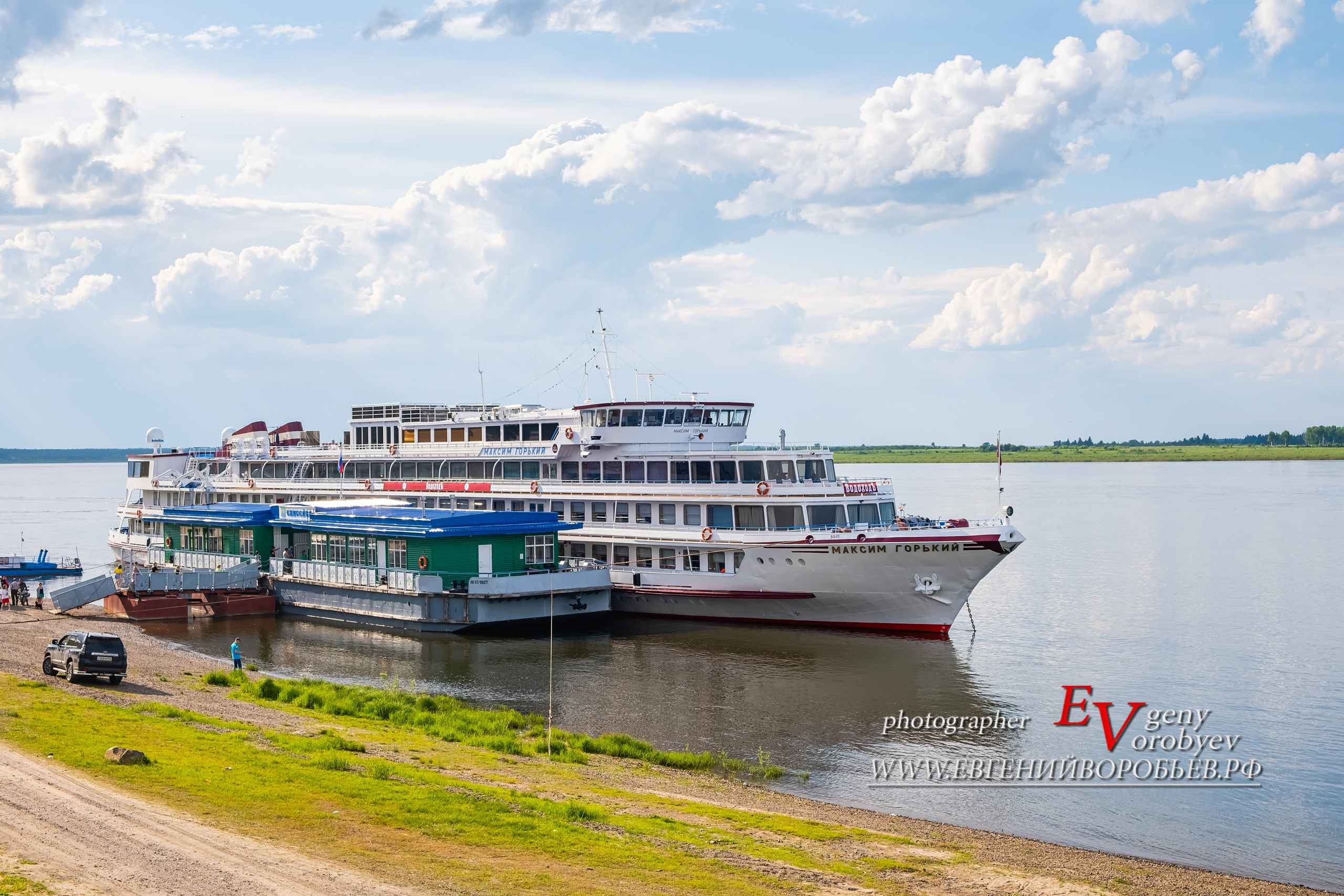 экскурсии Енисейск Красноярск аренда микроавтобуса трансфер индивидуальный тур фото набережная дегустация сибирской кухни интересные места что посмотреть куда сходить что посетить достопримечательности в Енисейске  храм церковь монастырь фототур  цена заказать экскурсию программа маршрут смотровые площадки видовые красивые места путешествие туристический маршрут 