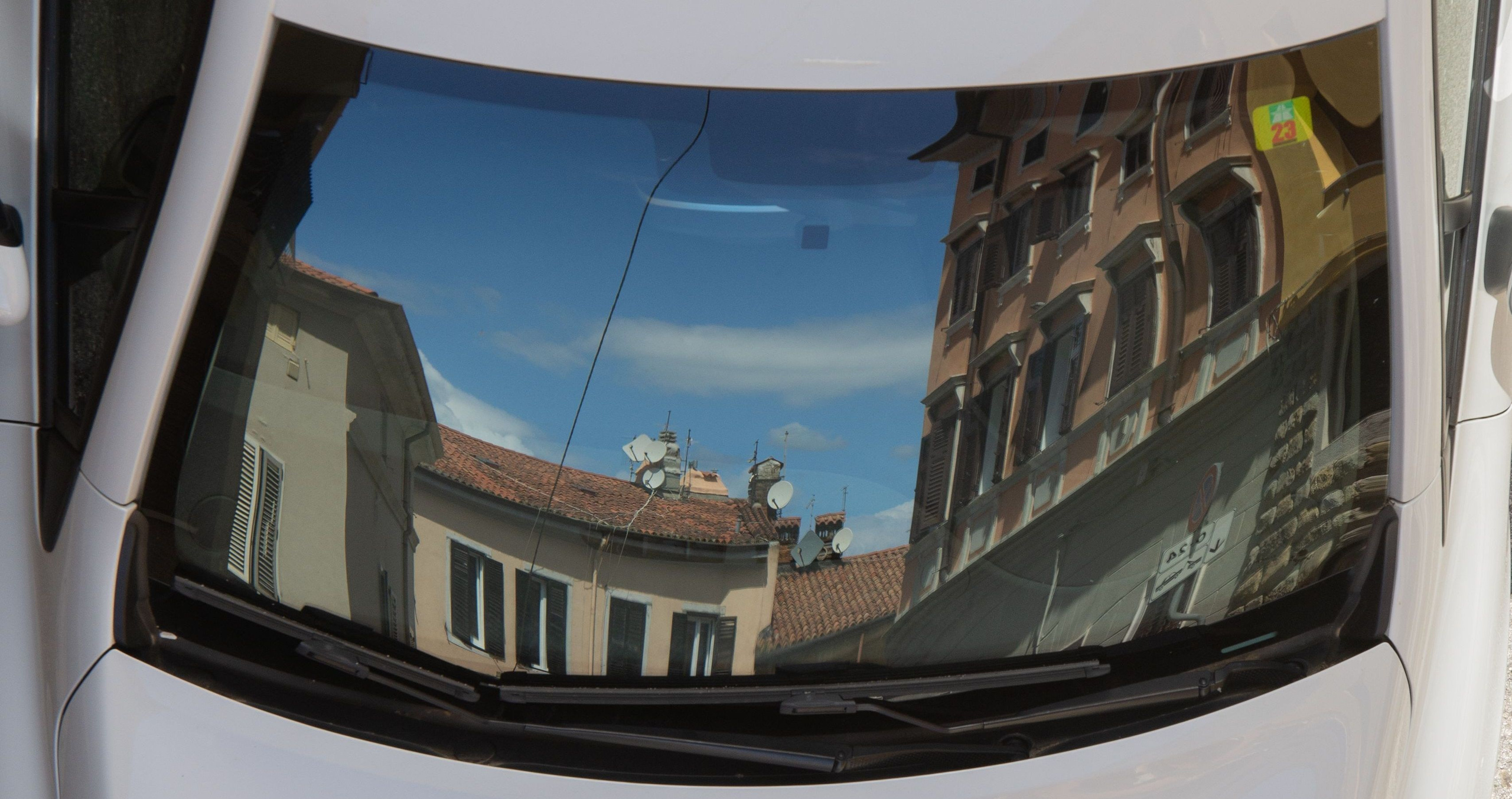 Riflessi. Fotografo Alina Imanbaeva Trieste e FVG