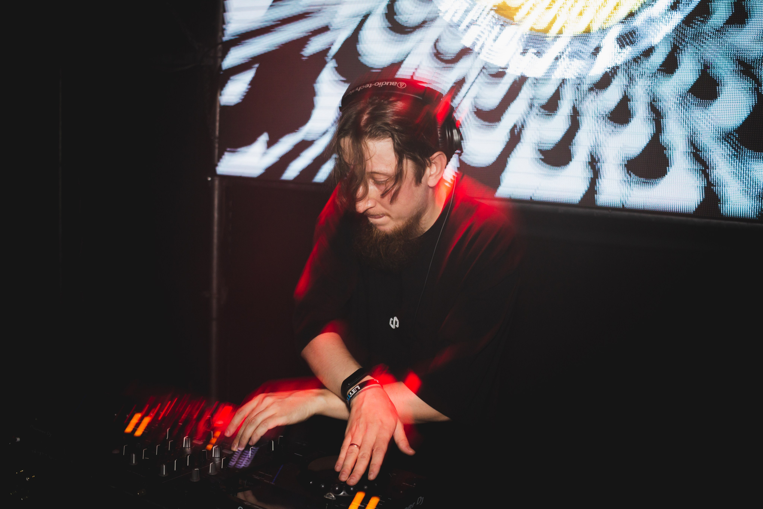 Выступление диджея и музыканта Density Point. Фотограф из Первоуральска Роман Заиченко