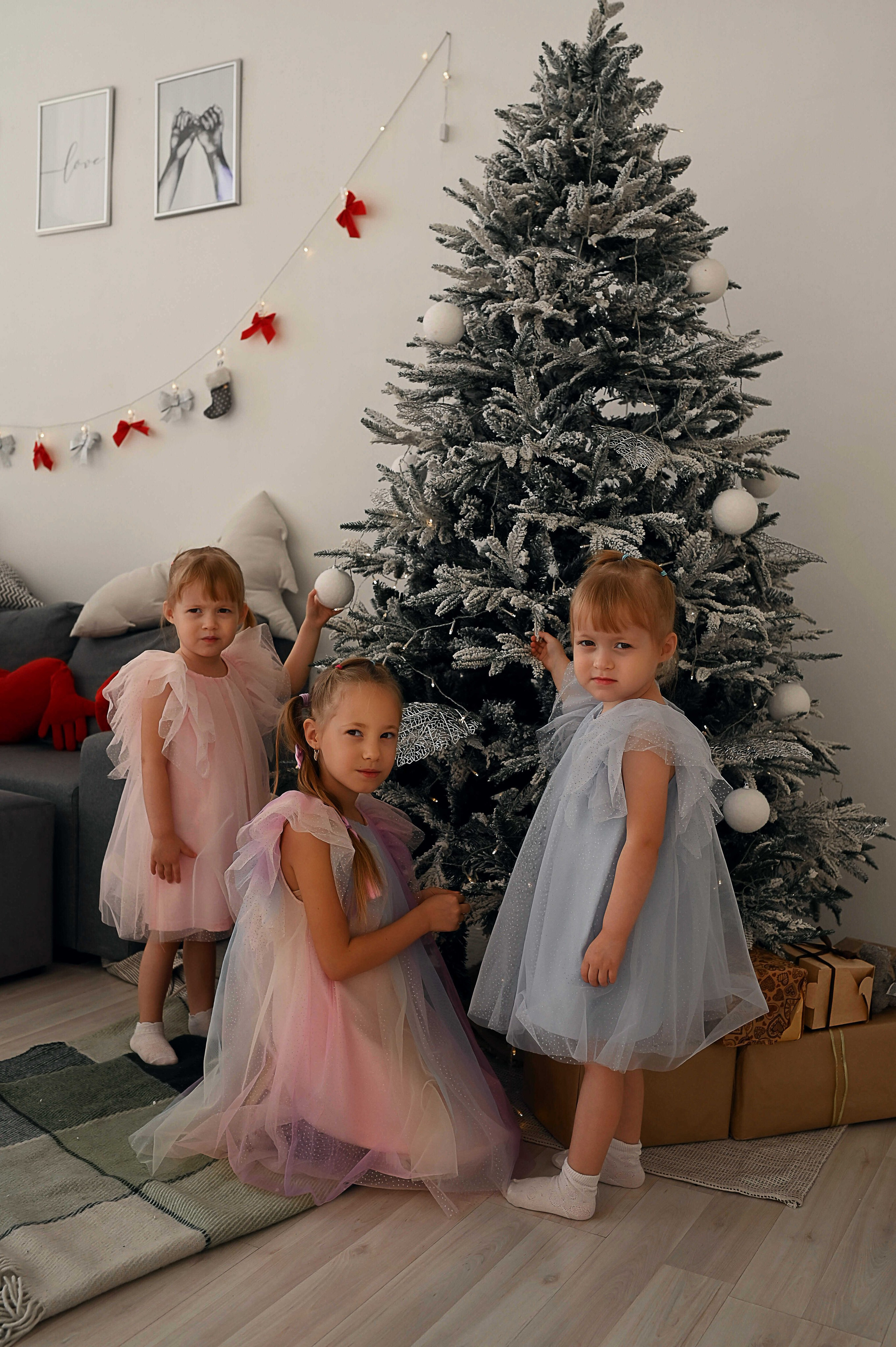 Александр, Юлия, Тася, близнецы Ульяна и Анечка. Фотографы крещения/венчания  Красноярск Татьяна и Вячеслав Переваловы