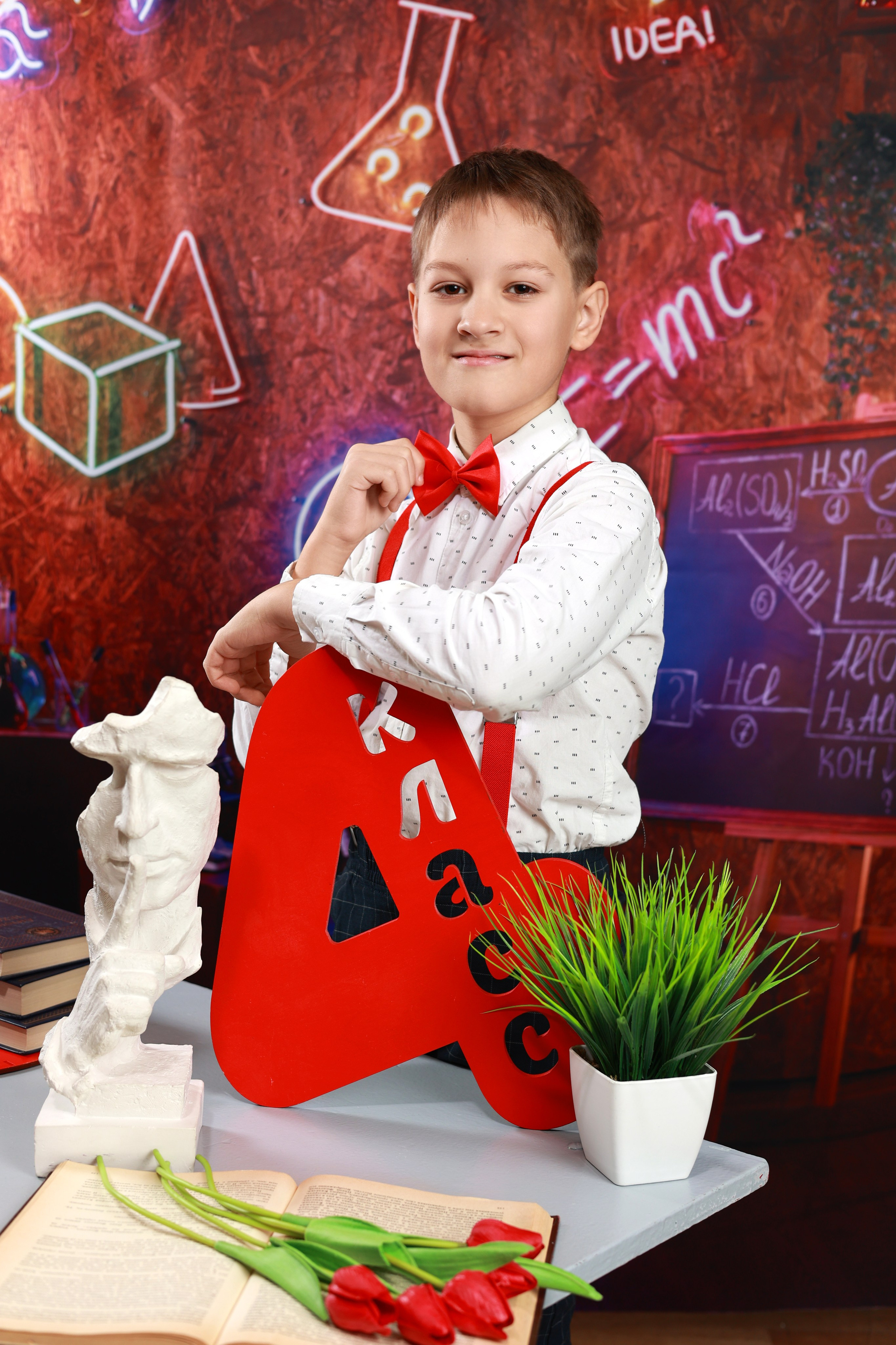 Неон формулы. Выпускные альбомы в Иваново в детский сад и школу. Александр и Светлана Янкины