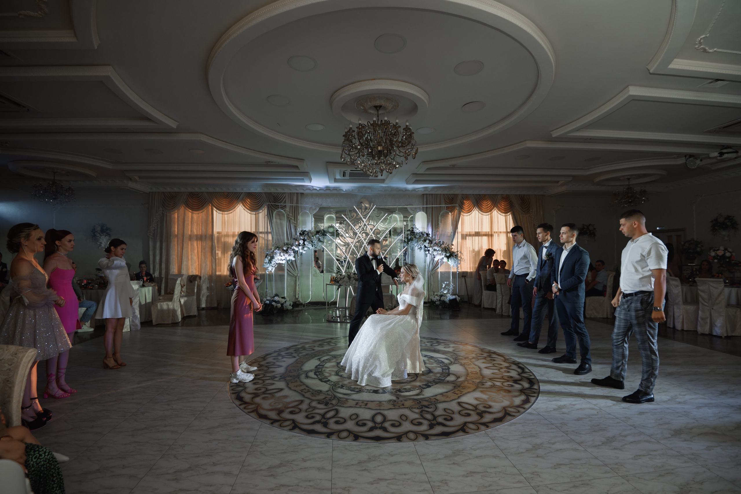 B & A. Свадебный фотограф в г. Астрахань. Так же выезжаю в другие города