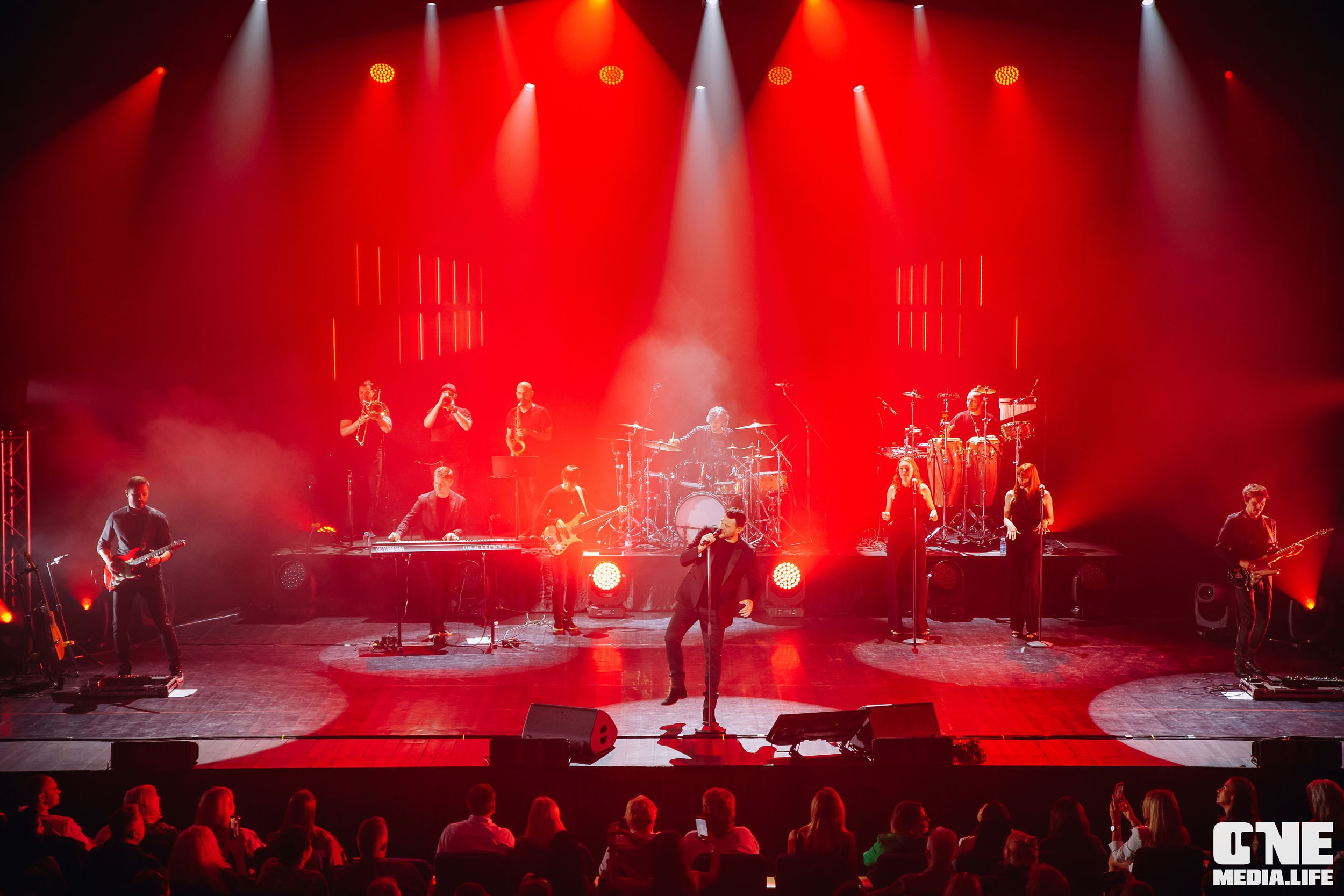 Фоторепортаж с концерта Эмина в Янтарь Холле. One Media Life: фоторепортажи, фотоотчеты с мероприятий и заведений