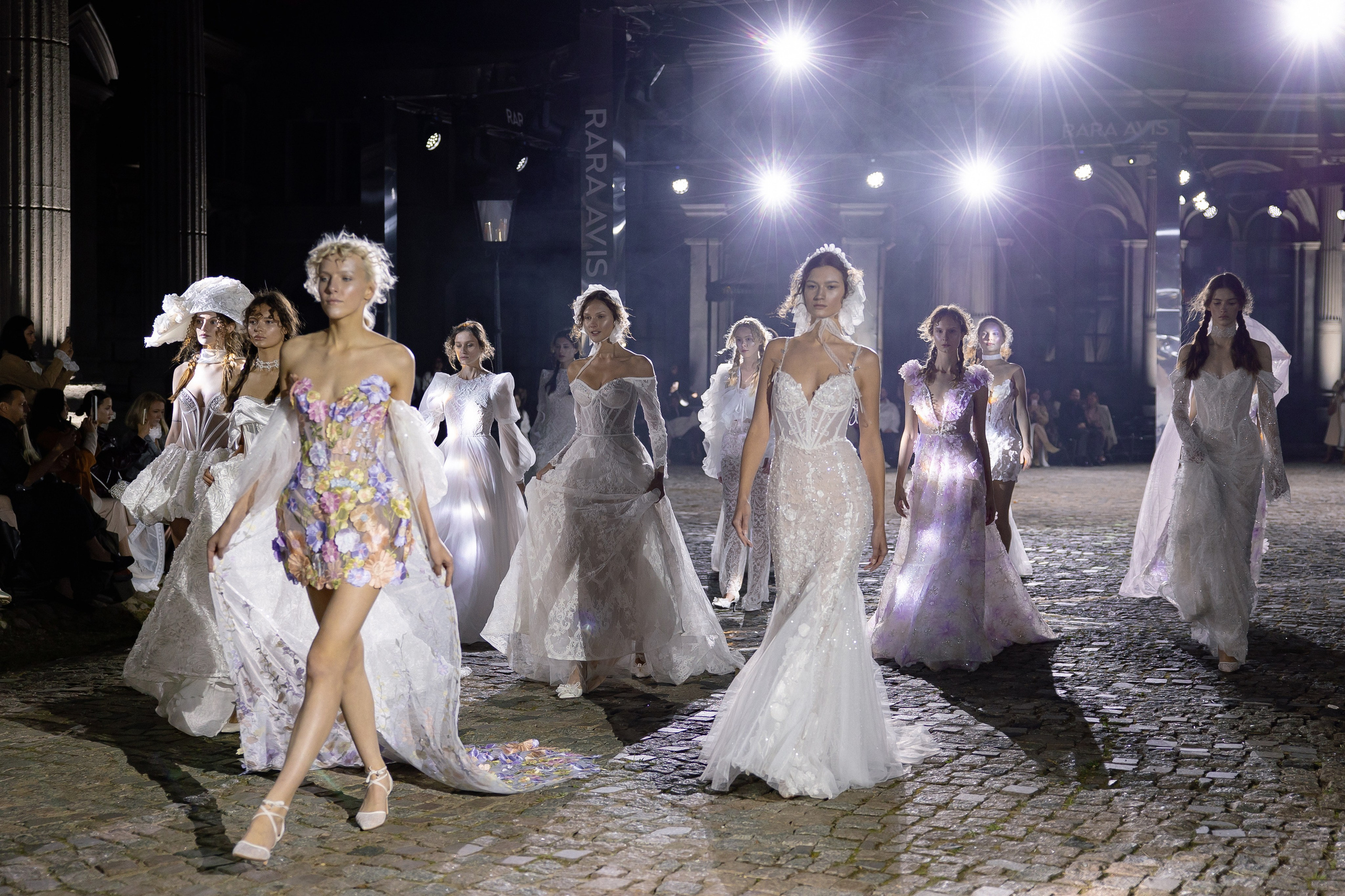 Rara Avis Fashion Show 2025. Свадебный фотограф Москва и Санкт-Петерург Артем Мамонов