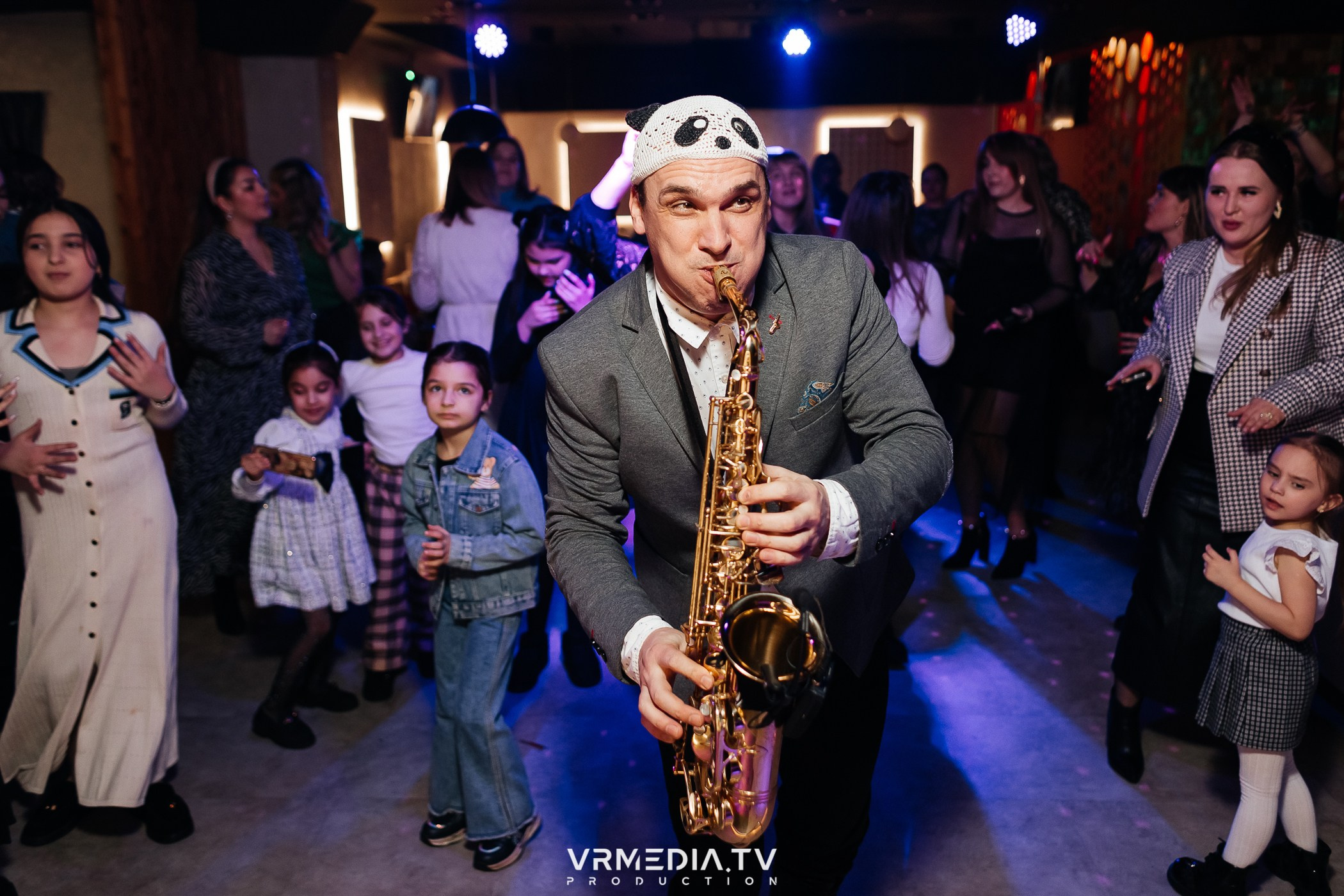 8 марта в караоке-ресторане «Голос»