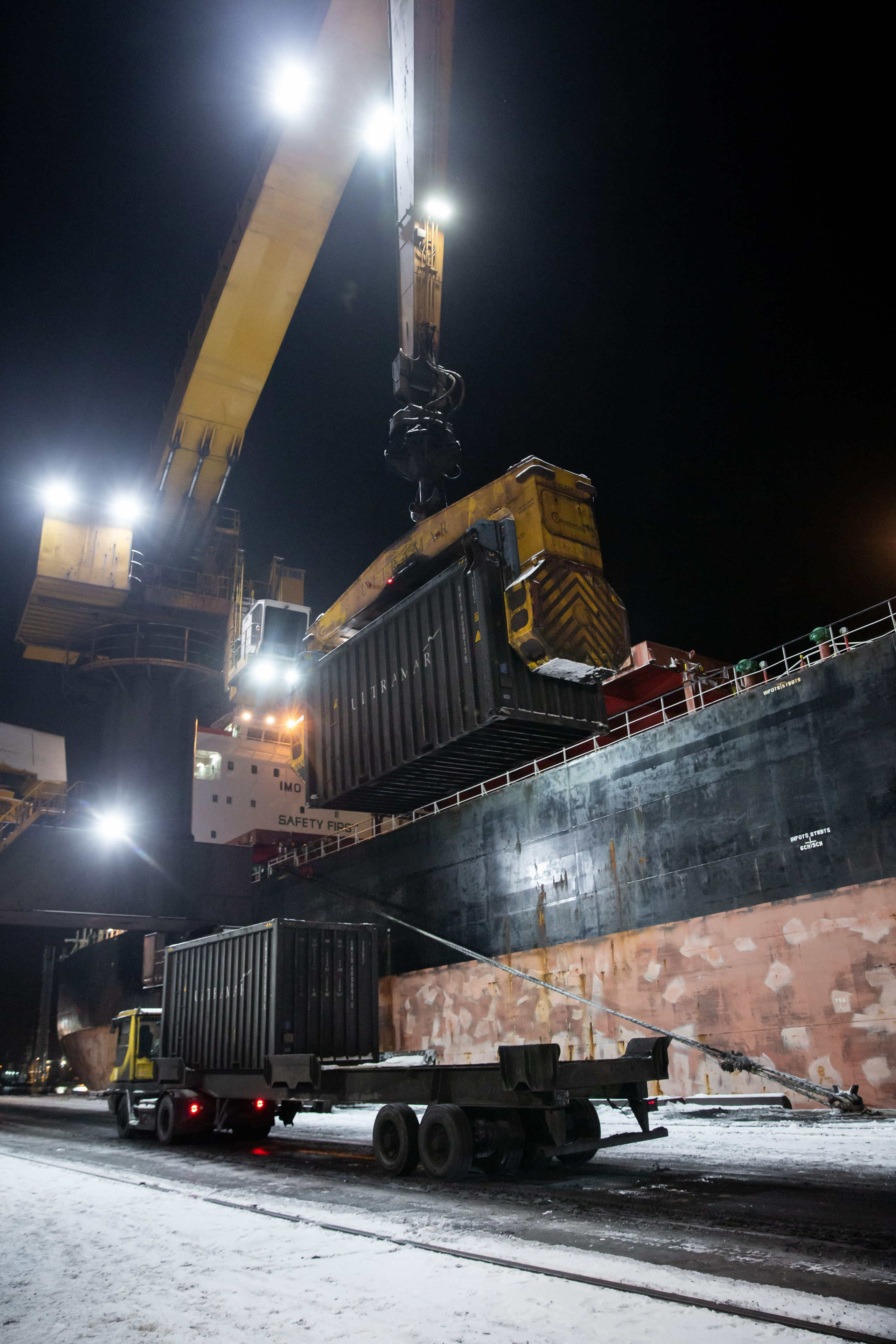 Зимняя разгрузка ULTRAMAR. Снимаю съемки