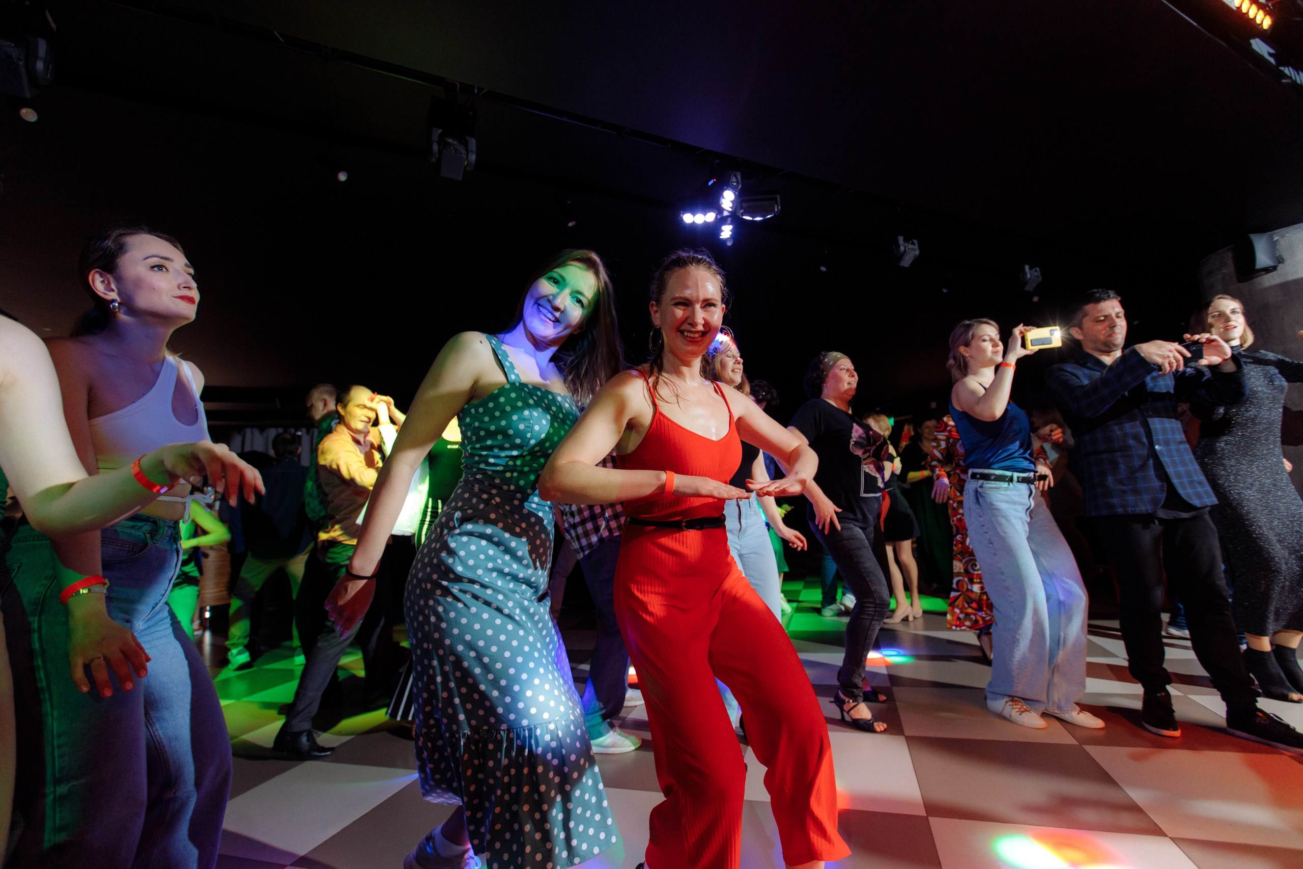 ISALSА. Вечеринка в школе танцев. Свадебный фотограф в Ярославле Анастасия Архипова