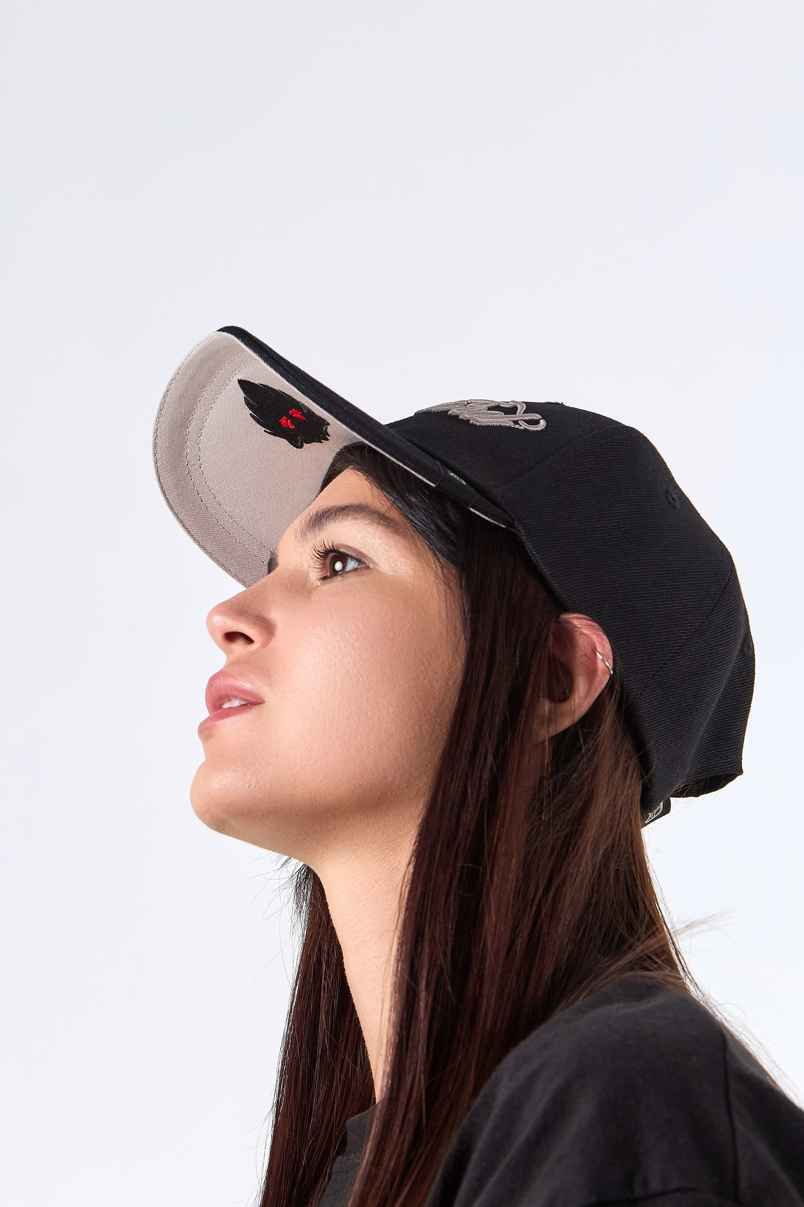 Фото кепок для маркетплейсов. Фотограф Руслан Потапов в Краснодаре