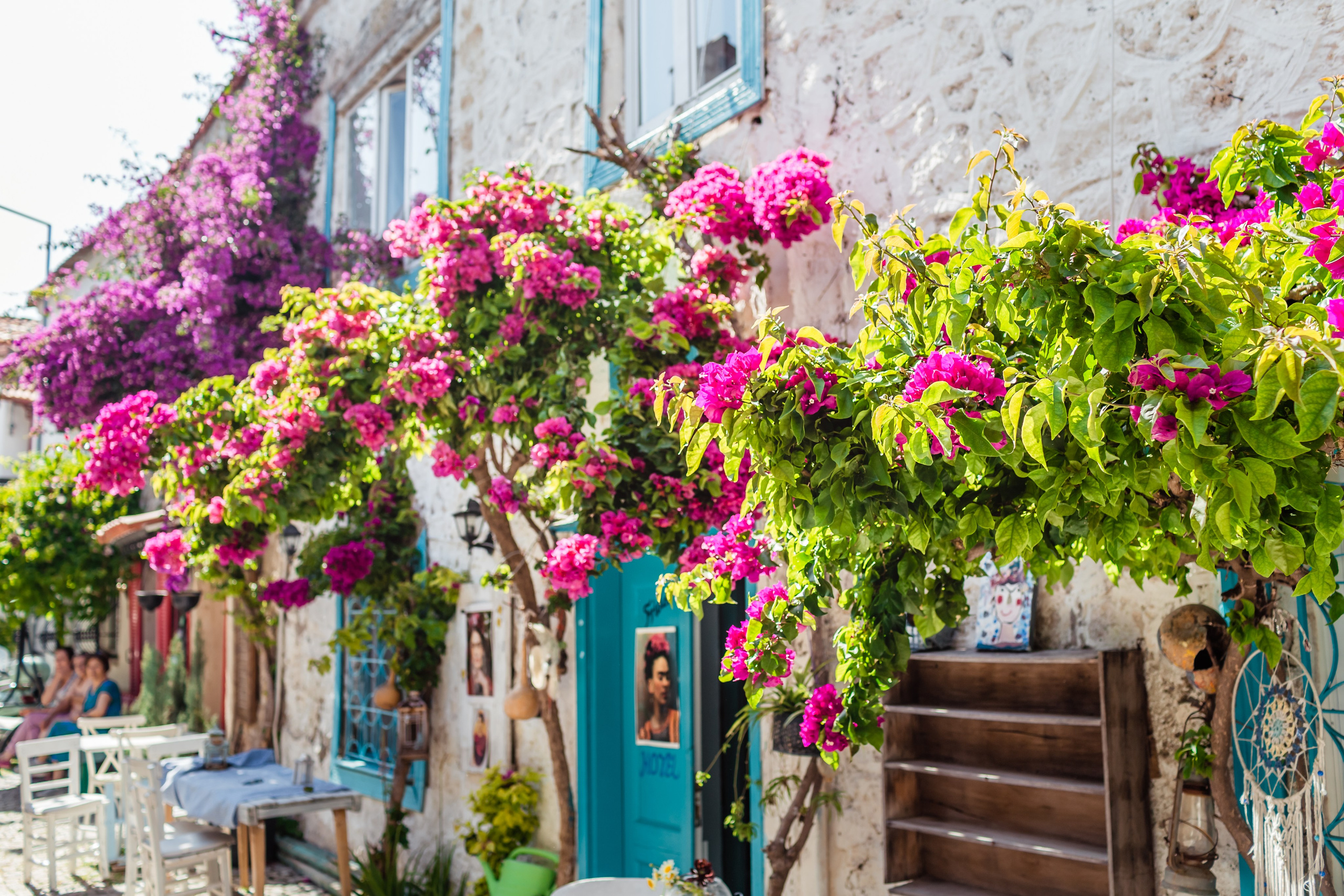 Photo session for tourists in Alacati, Cesme