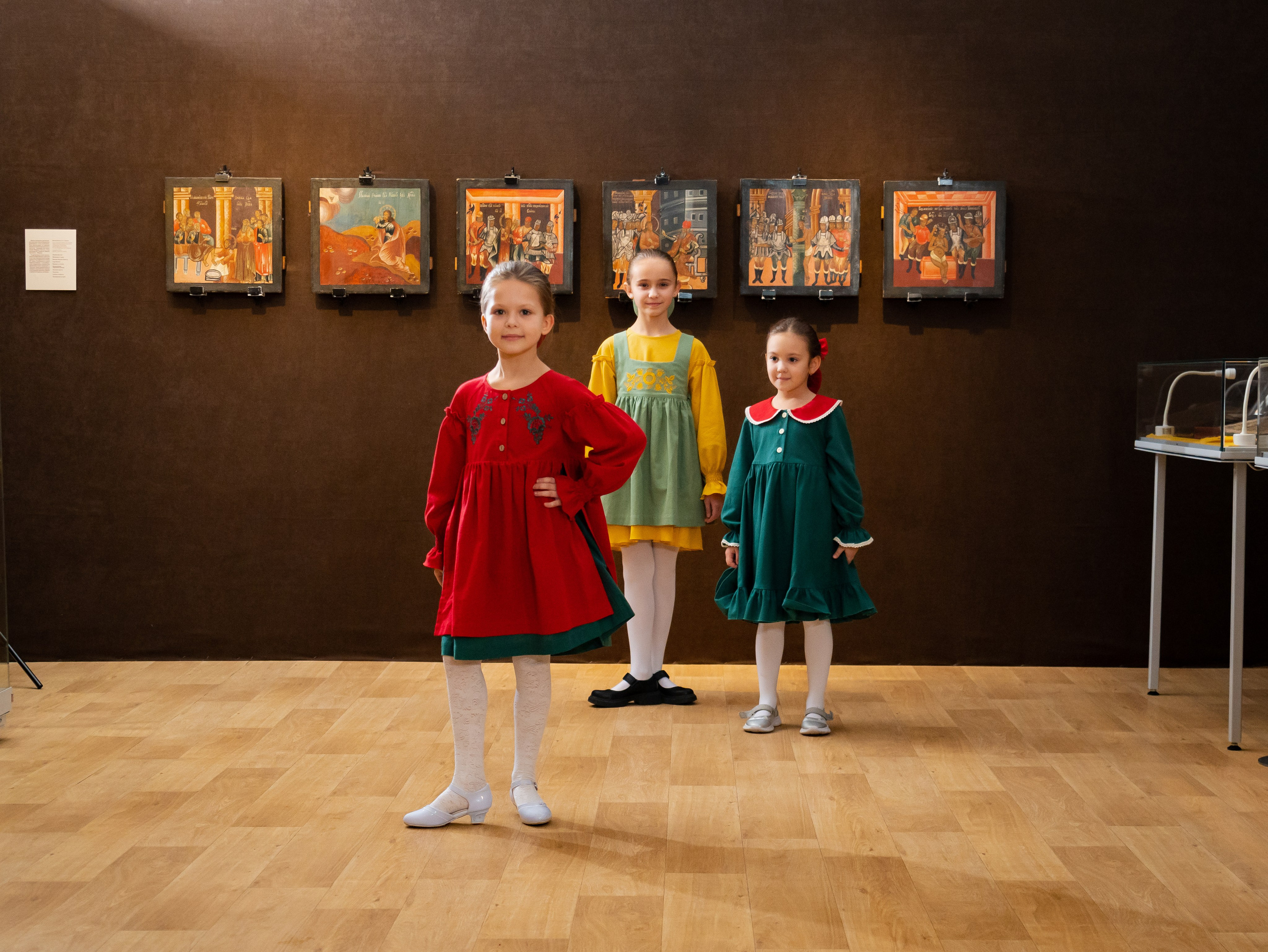 Показ одежды в рамках выставки «105. Лучшее». Фотограф Москва