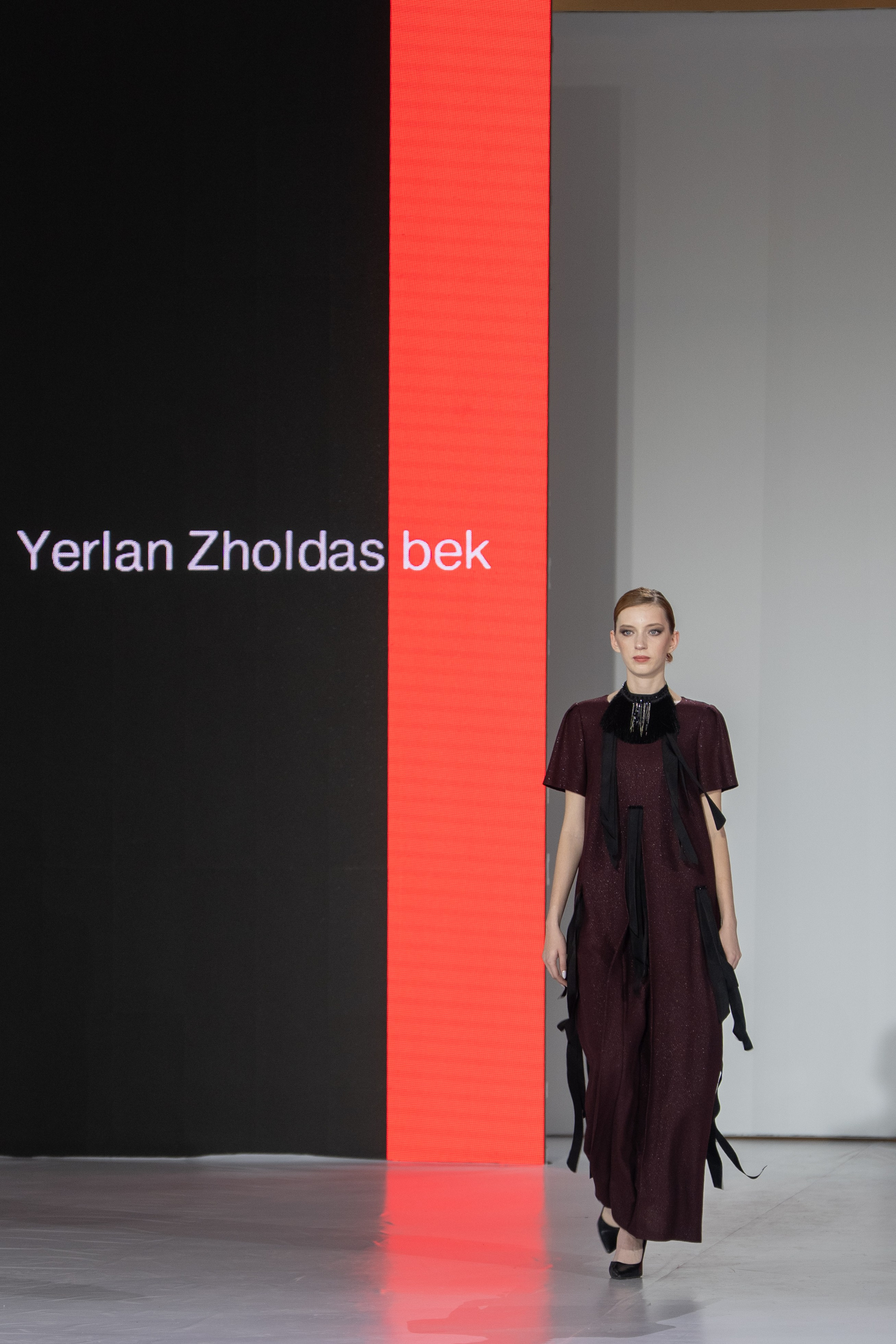 Дизайнер Yerlan Zholdas bek. Сайт Алматинского НЮ АРТ, будуар и фэшн фотографа Дениса Карпенко