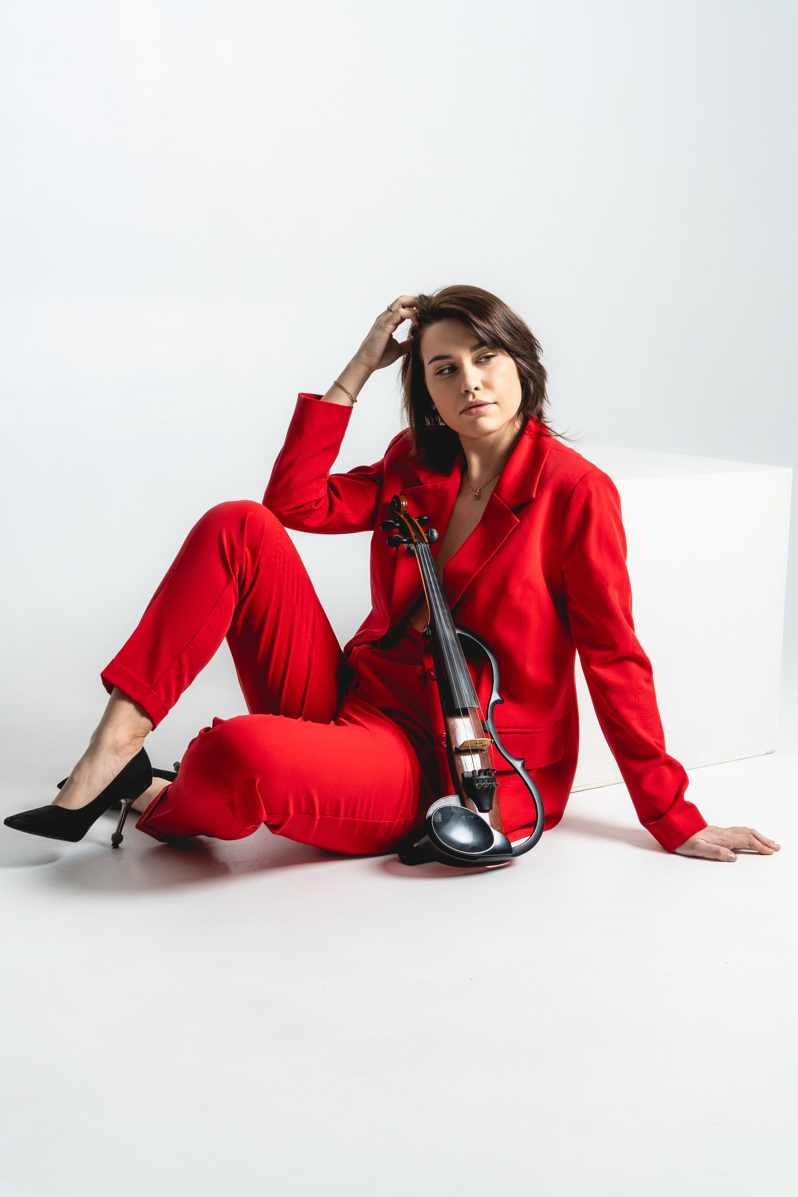 Актриса и музыкант в одном лице. Фотосессия Евы. Занимаюсь профессиональной фотографией и живу рядом с Байкалом. Работаю в разных жанрах