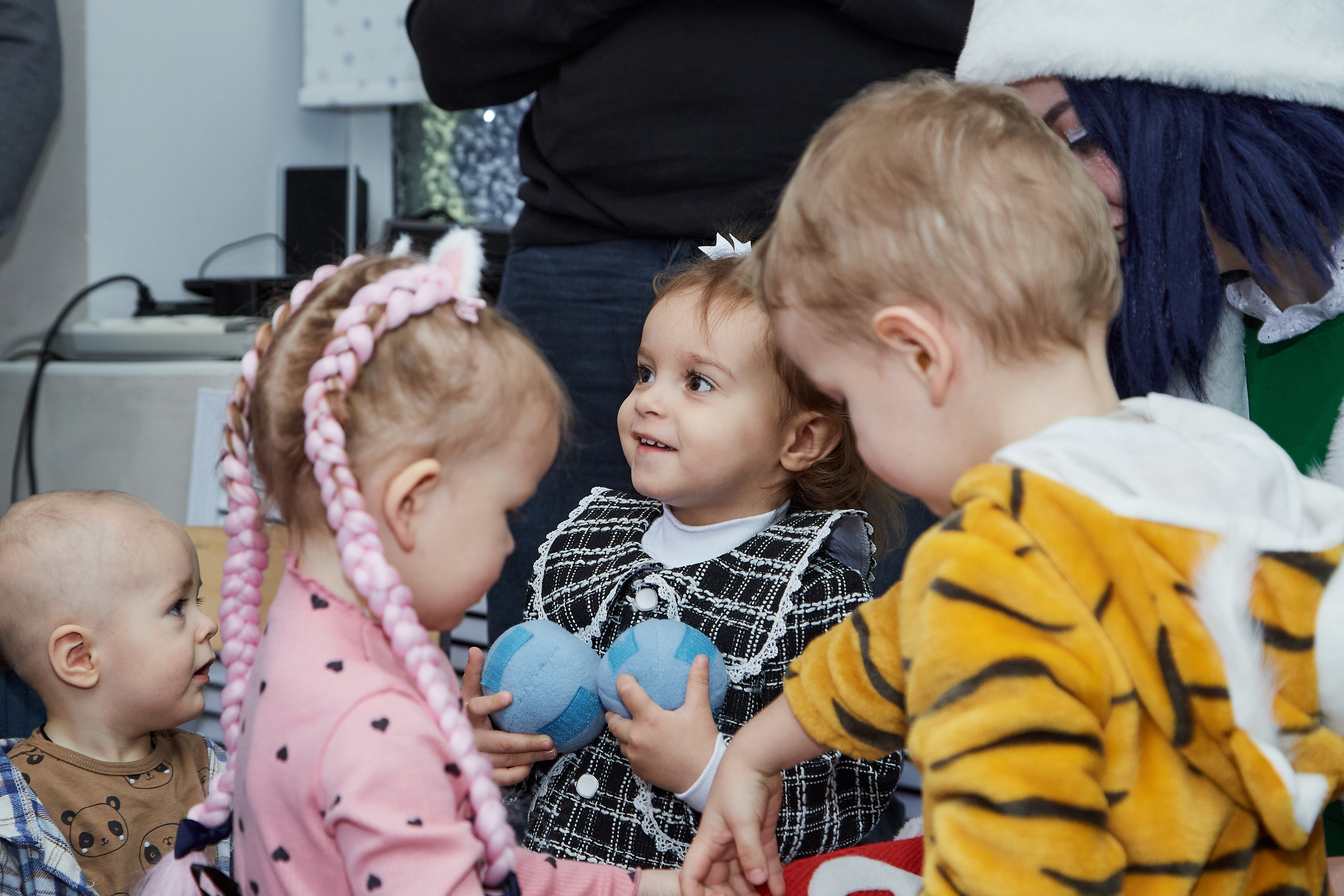 Бизи Кидз Новогодний репортаж с аниматорами. Кокорин Евгений Фотограф