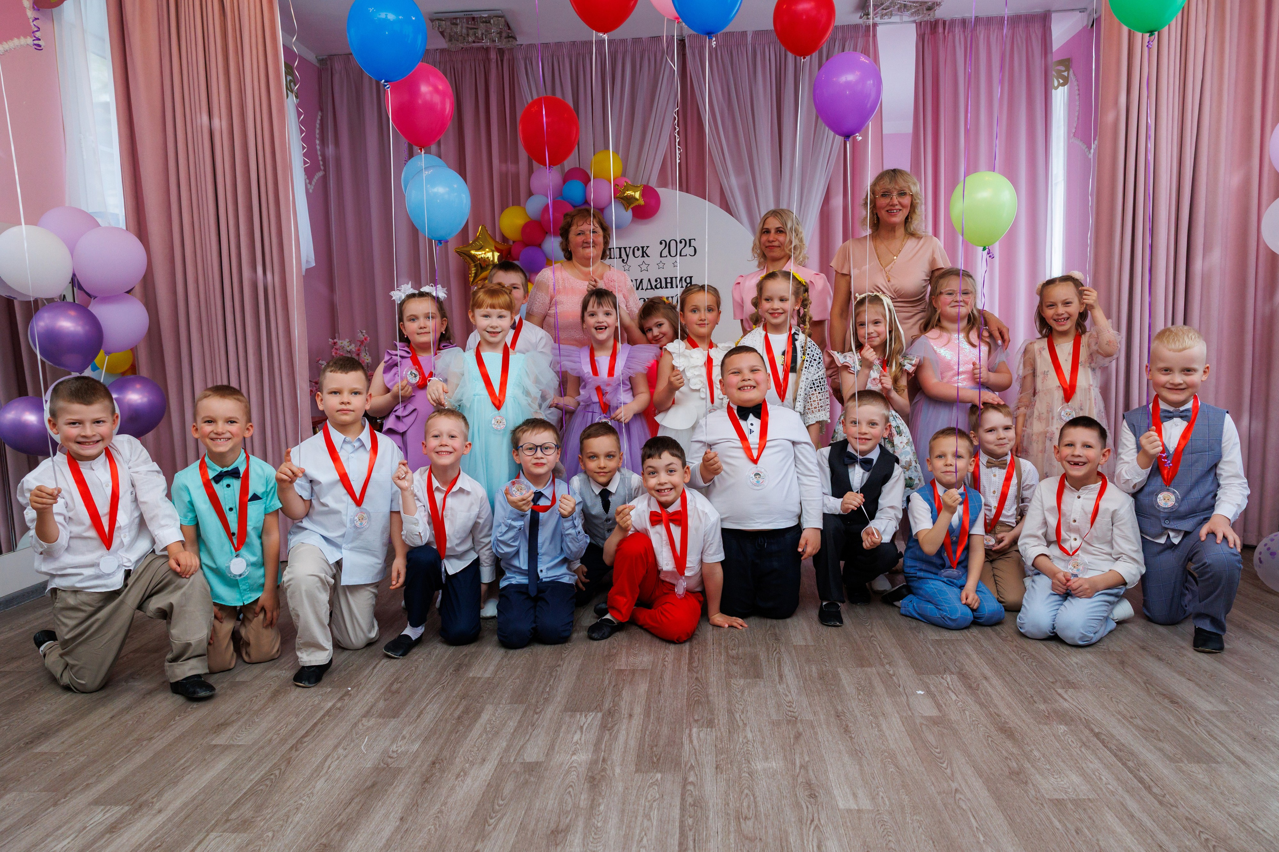 Выпускной 2025 дет сад 104. Коммерческий фотограф Андрей Тремасов