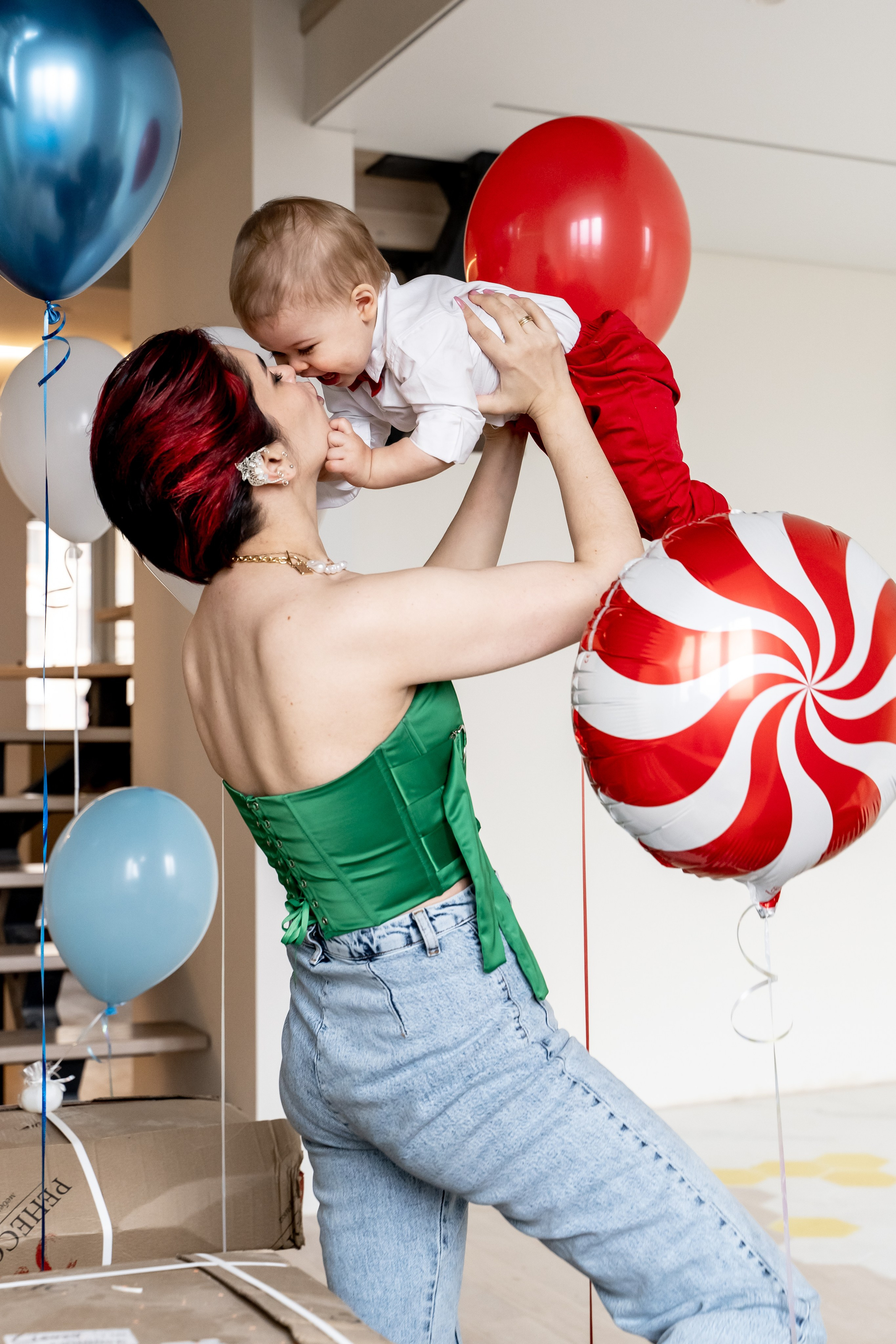 Домашняя семейная фотосессия в Москве, Домодедово, Видное, Бутово, Щербинка. Семейный фотограф Москва и Московская область. Семейная фотосессия на природе. Фотосессия детского праздника. Фотосессия юбилея. Фотосессия в день рождения. Фотограф на годик ребенку. Детский фотограф. Фоторепортаж семейного праздника. Детский фотограф Москва.