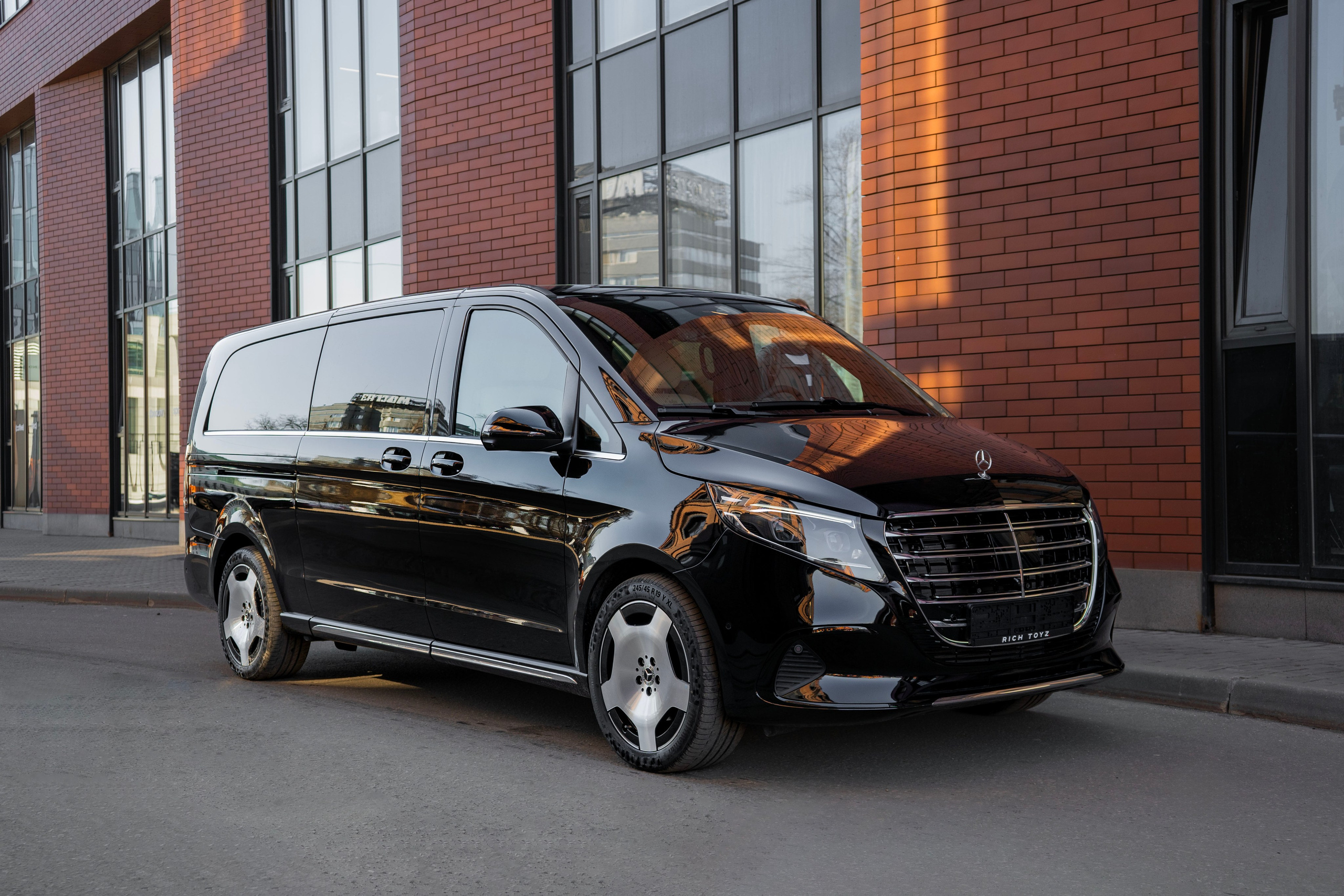 Mercedes-Benz V-class