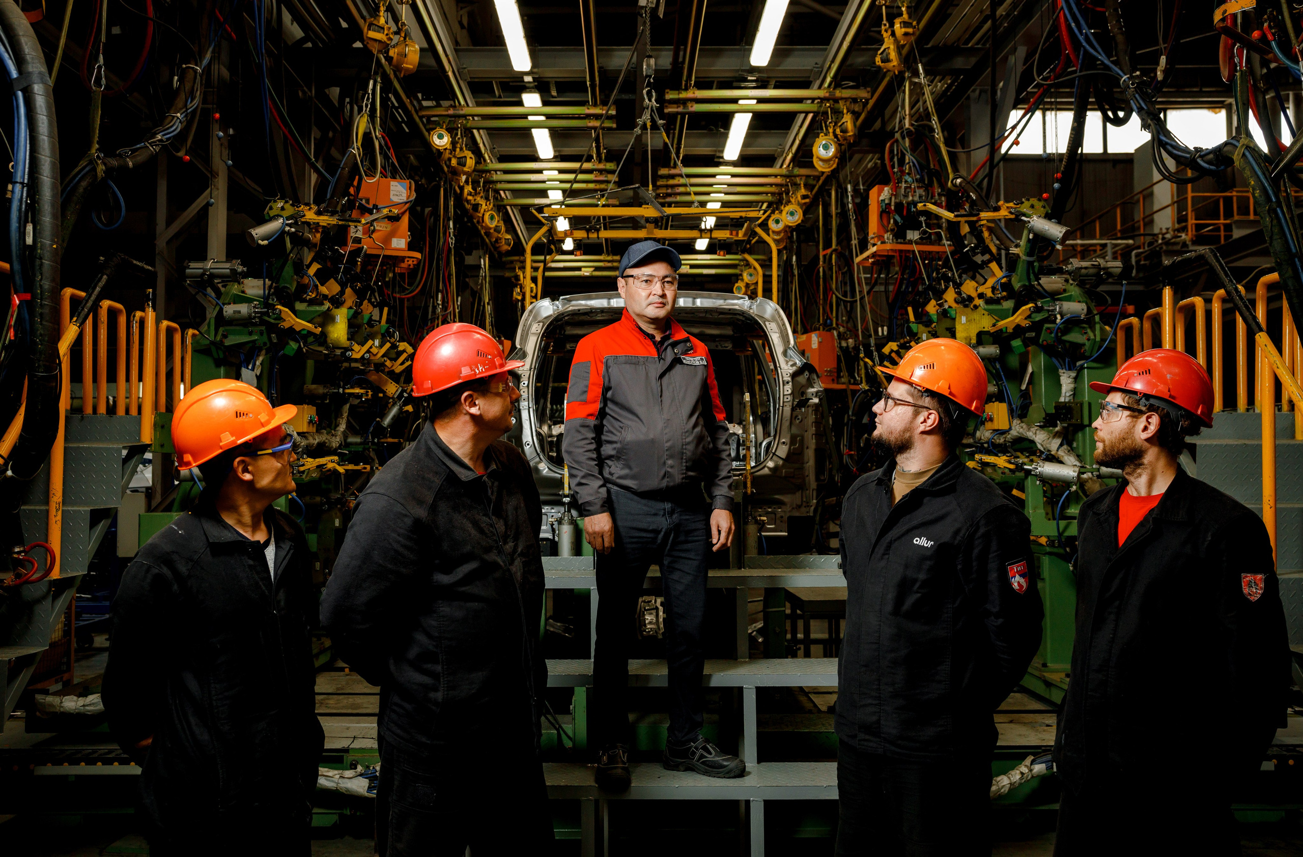 Автомобильный завод «Allur». Свадебный фотограф Костанай/Астана