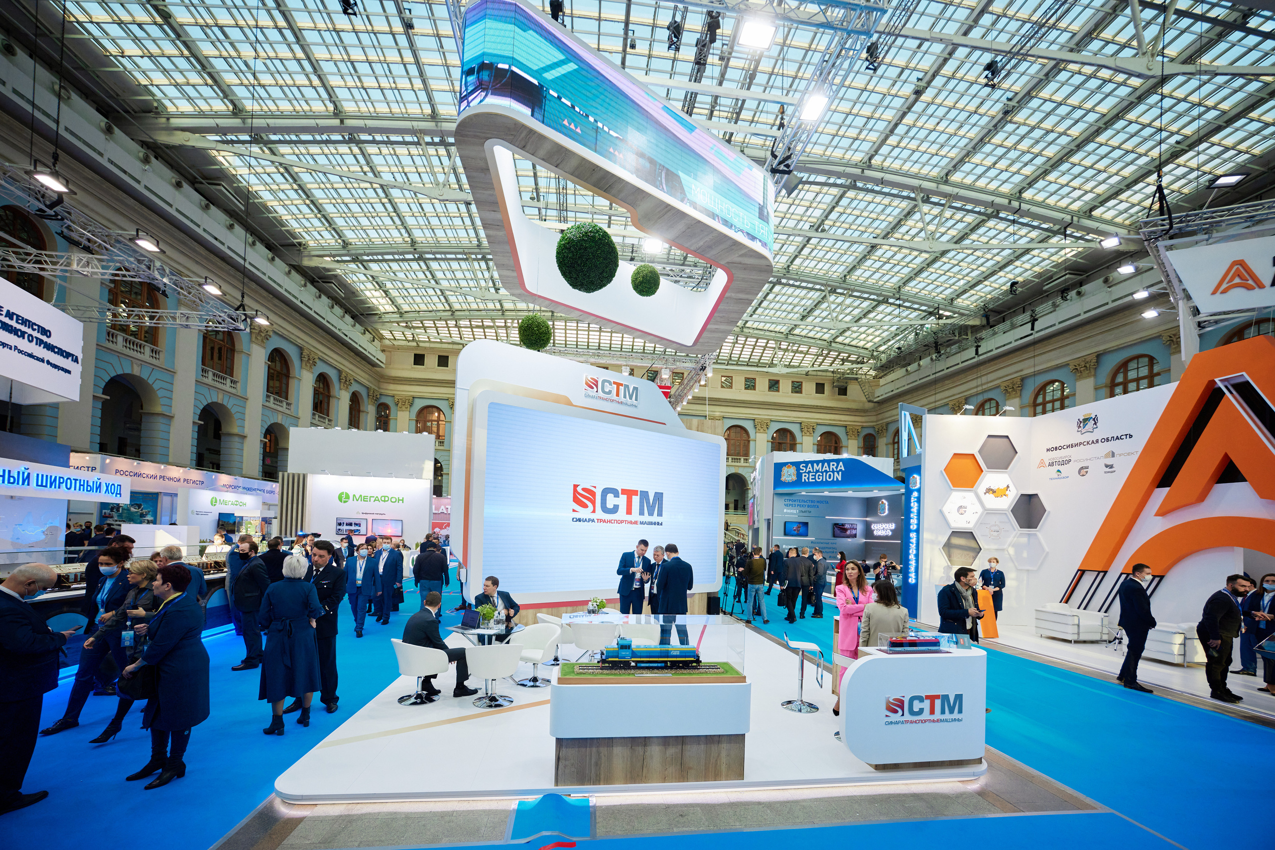 Выставки: застройка. Яркий репортажный фотограф в Москве Лоскутов Глеб