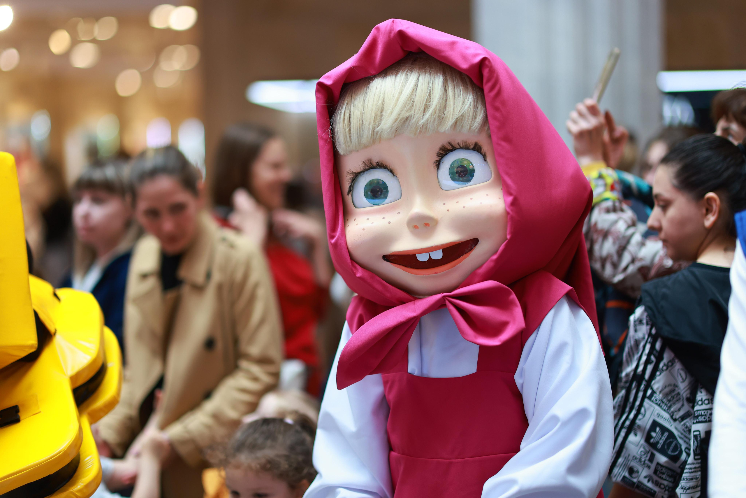 5 Июня 65 лет ЦДМ. Яркий репортажный фотограф в Москве Лоскутов Глеб