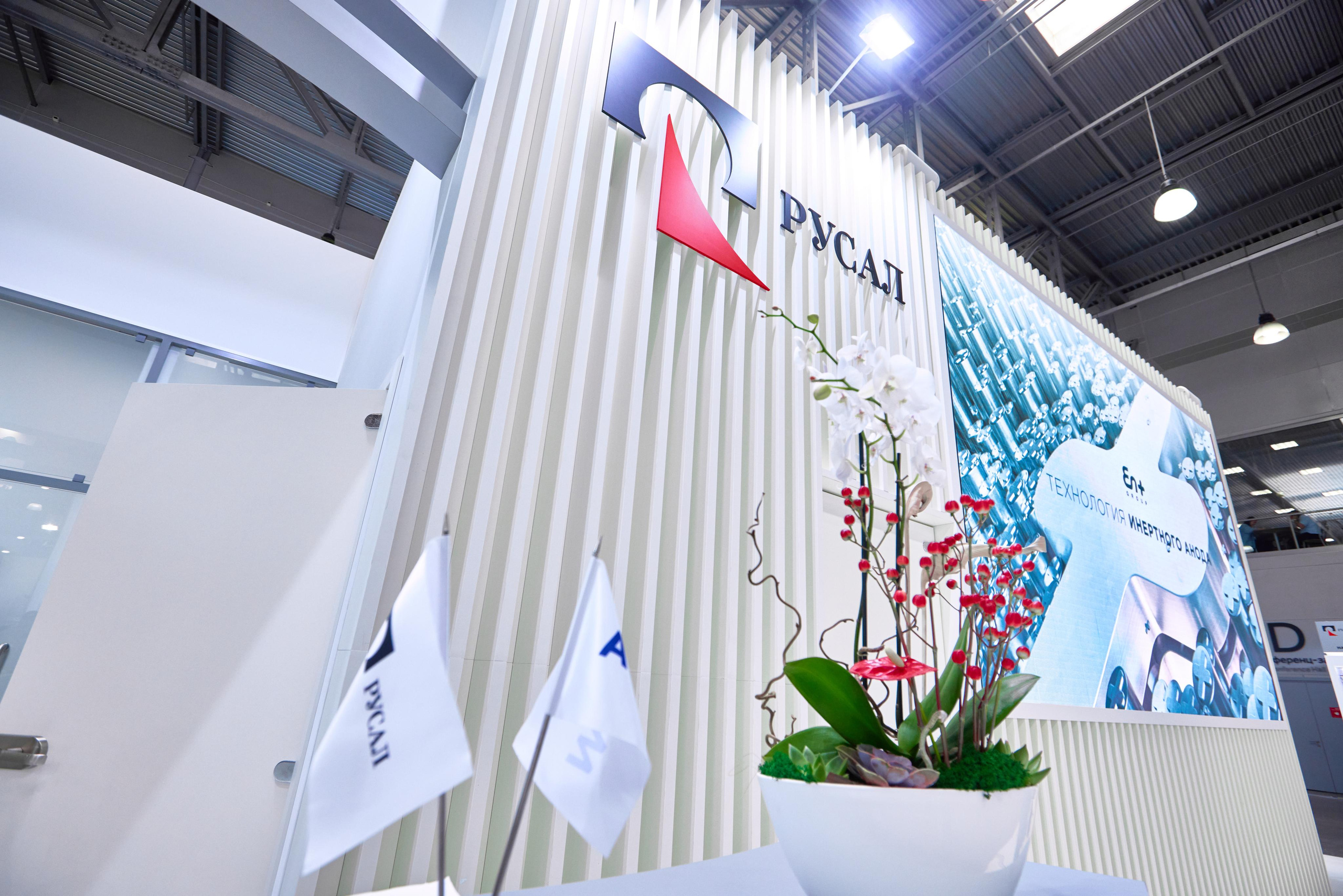 Выставки: застройка. Яркий репортажный фотограф в Москве Лоскутов Глеб