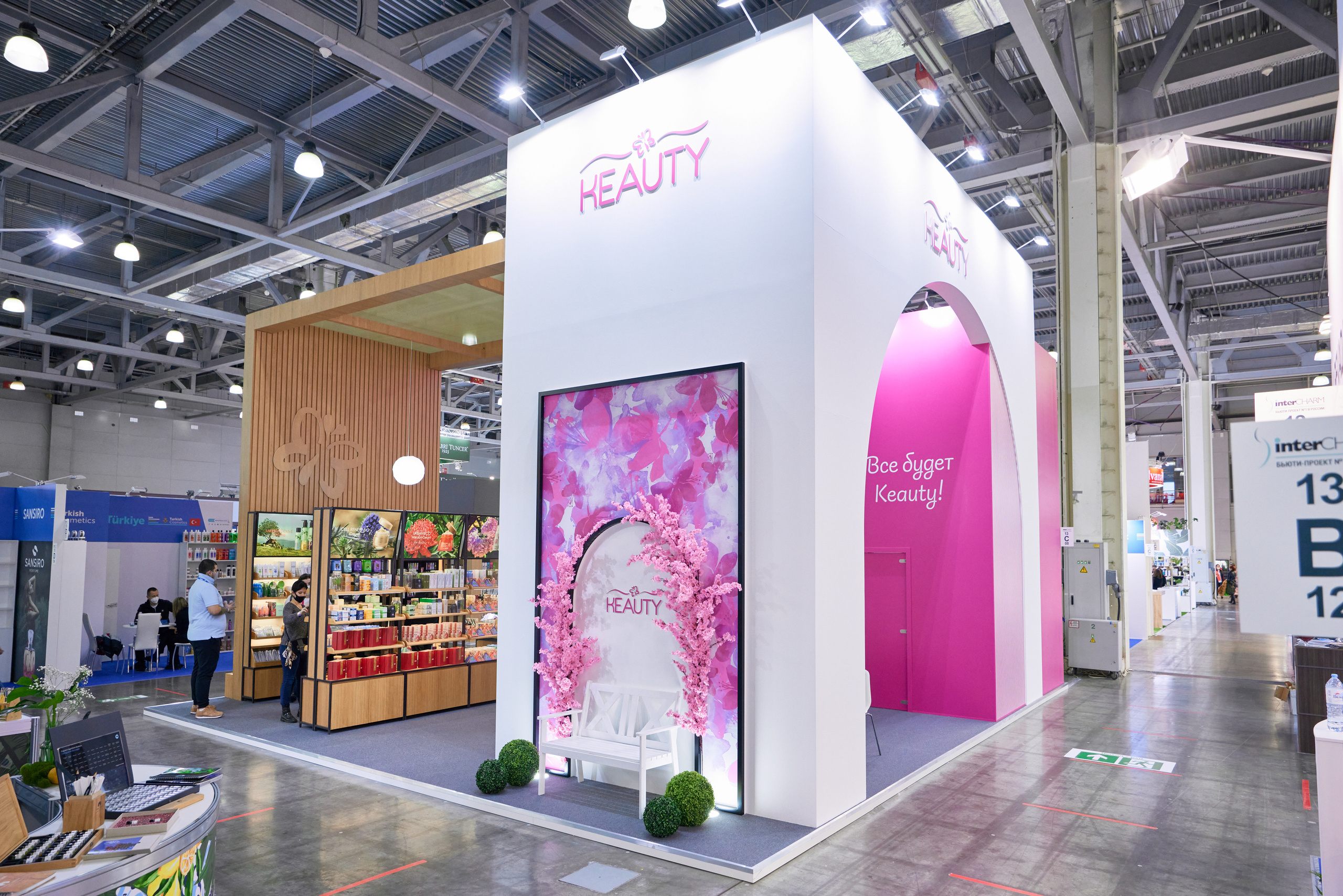 Выставки: застройка. Яркий репортажный фотограф в Москве Лоскутов Глеб