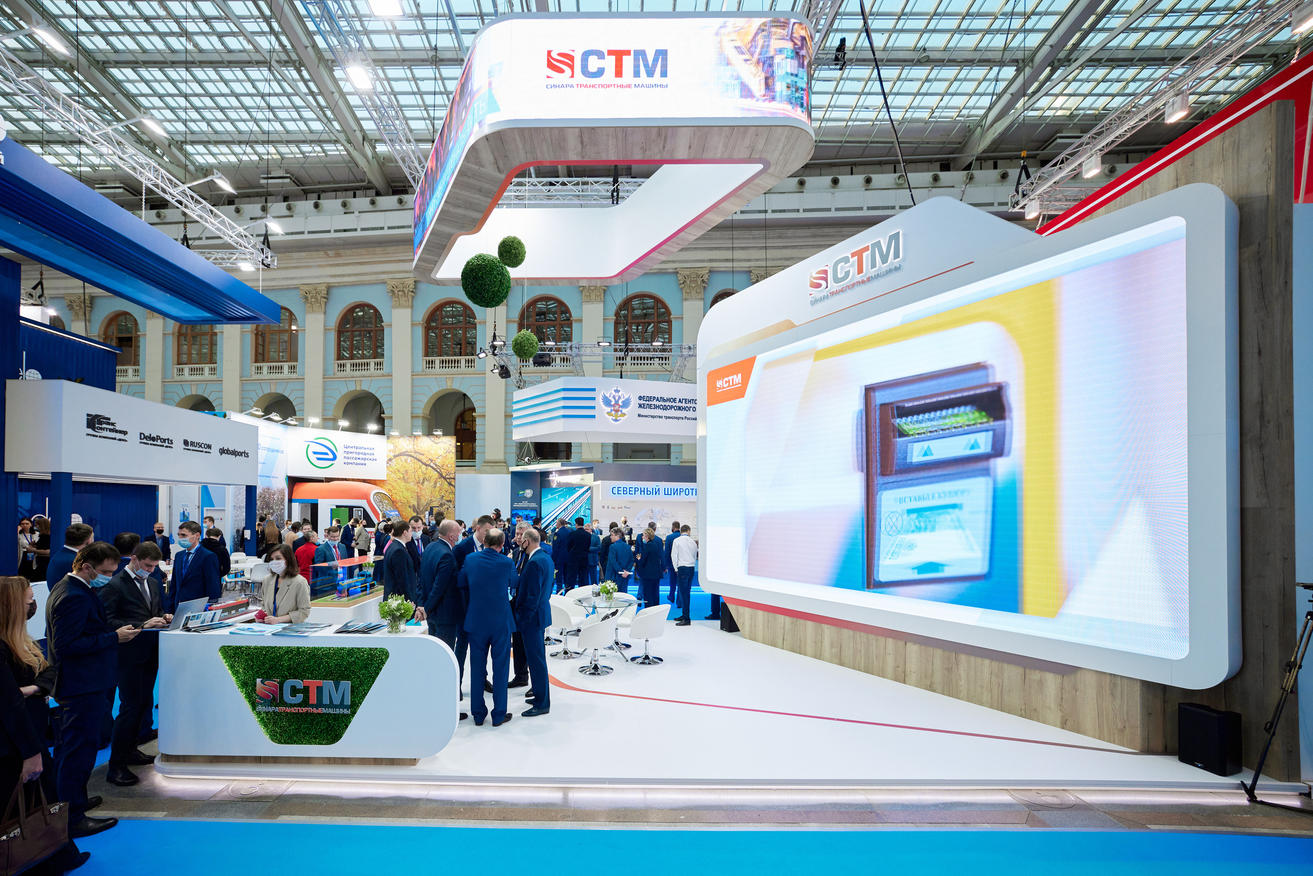 Выставки: застройка. Яркий репортажный фотограф в Москве Лоскутов Глеб