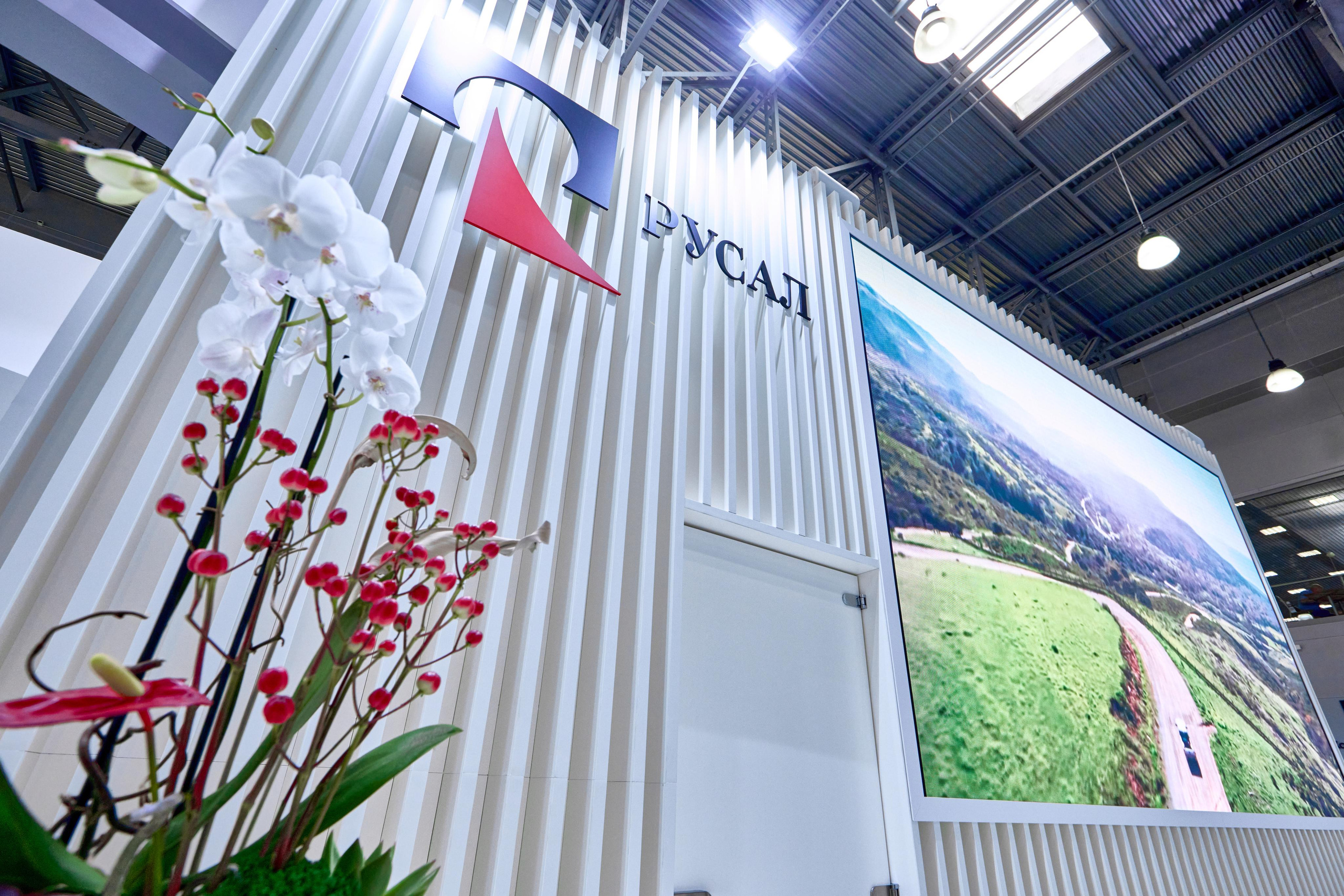 Выставки: застройка. Яркий репортажный фотограф в Москве Лоскутов Глеб